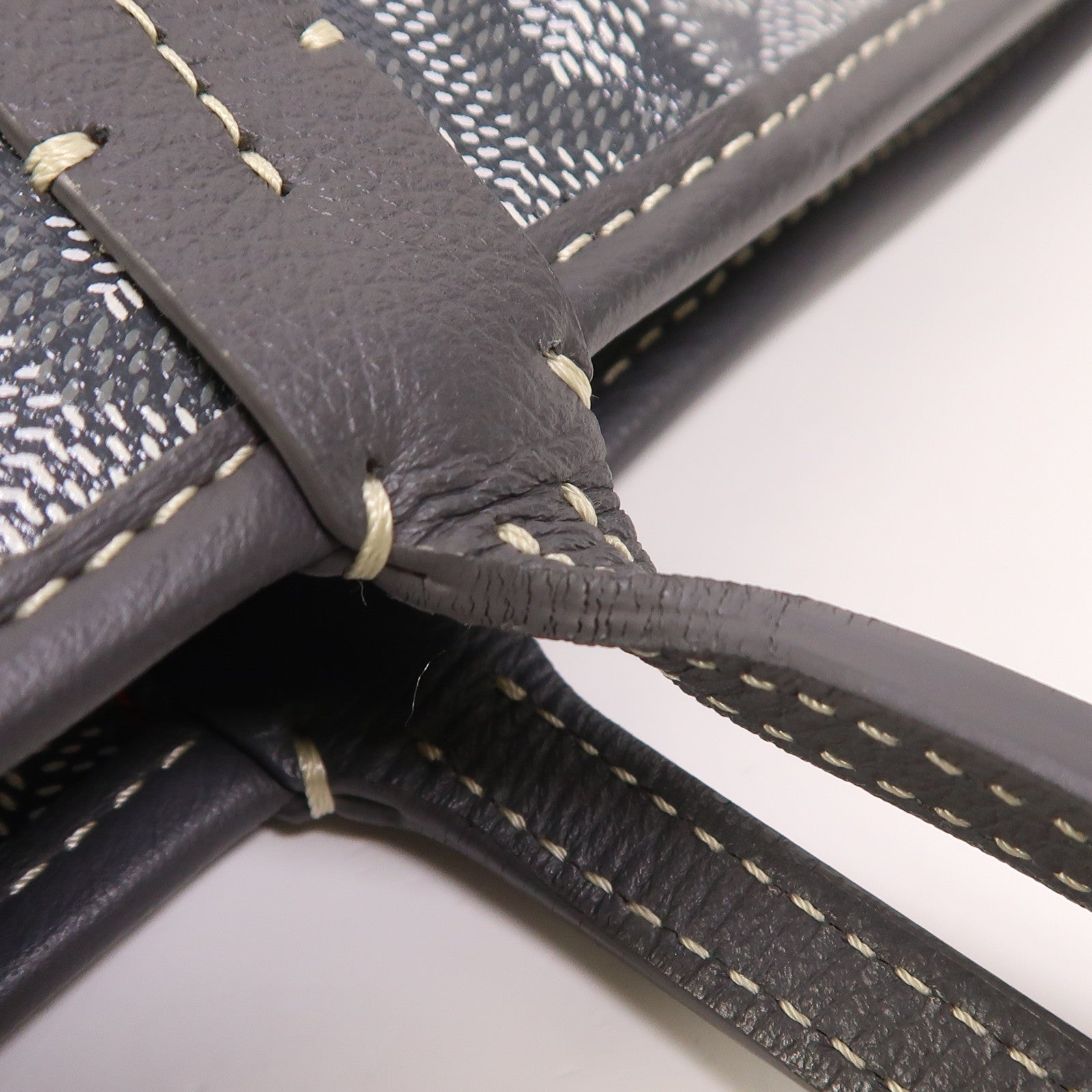 GOYARD 塗層帆布Artis MM銀扣肩背袋