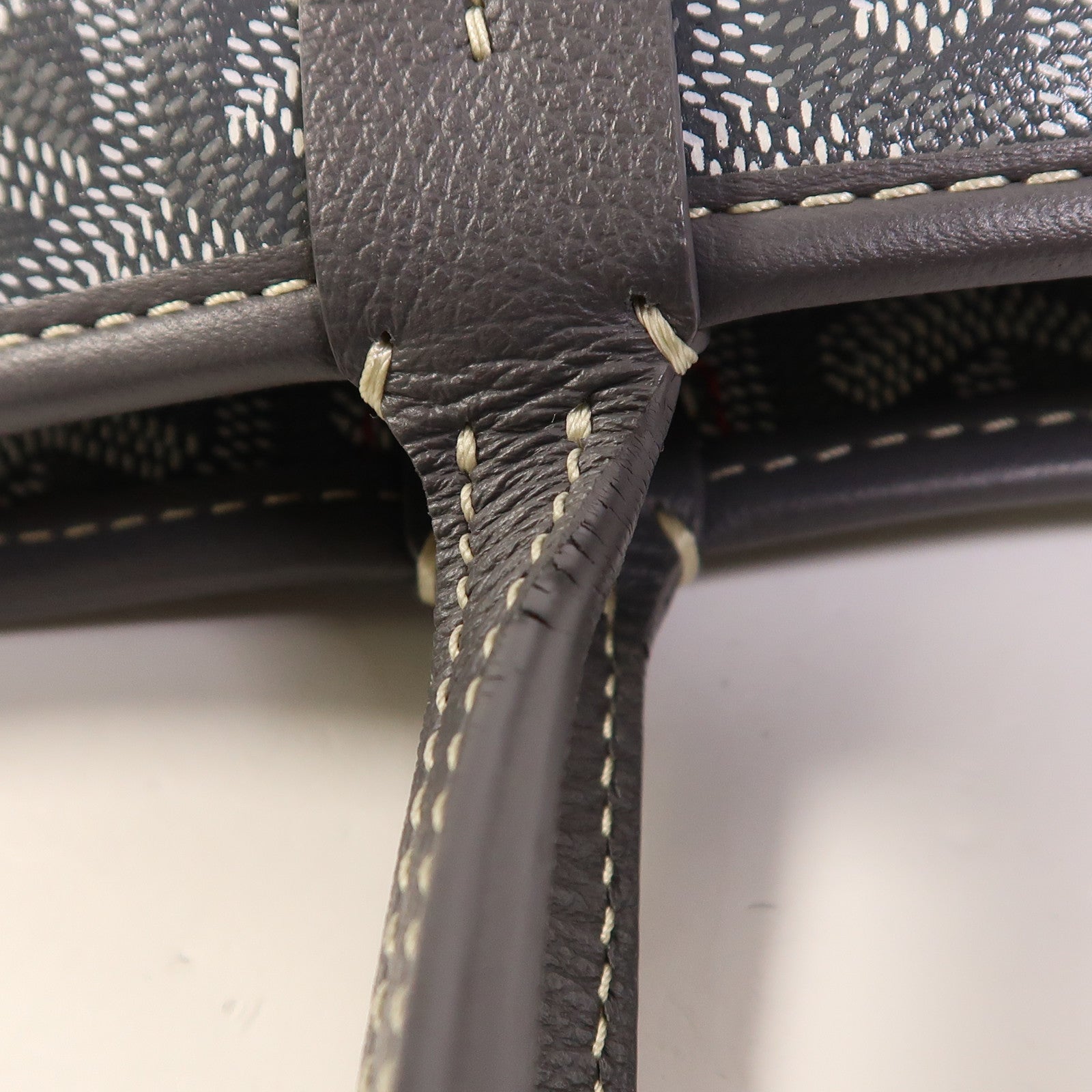 GOYARD 塗層帆布Artis MM銀扣肩背袋