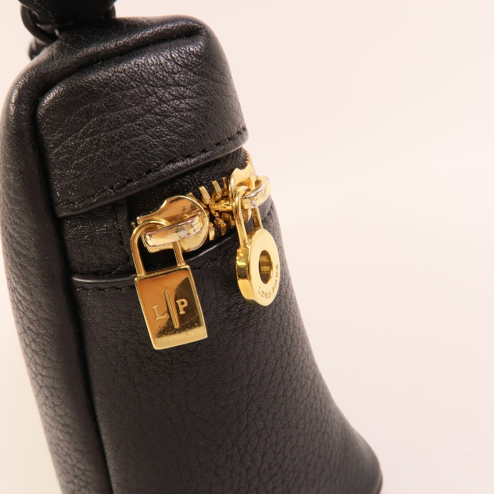 Loro Piana 牛皮皮革Extra Pocket L19手挽肩背兩用袋