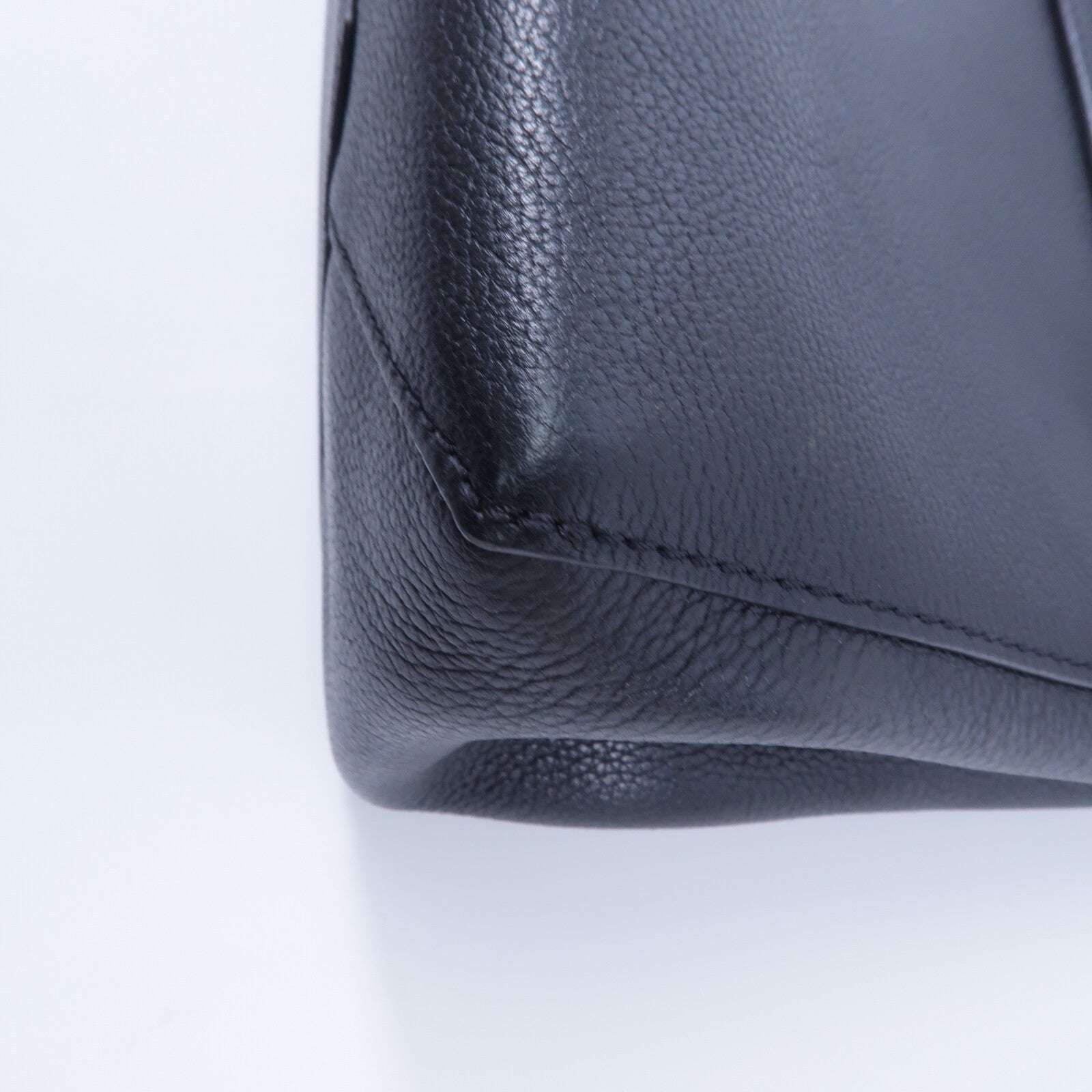 LOUIS VUITTON 牛皮皮革Lockme II手挽肩背兩用袋
