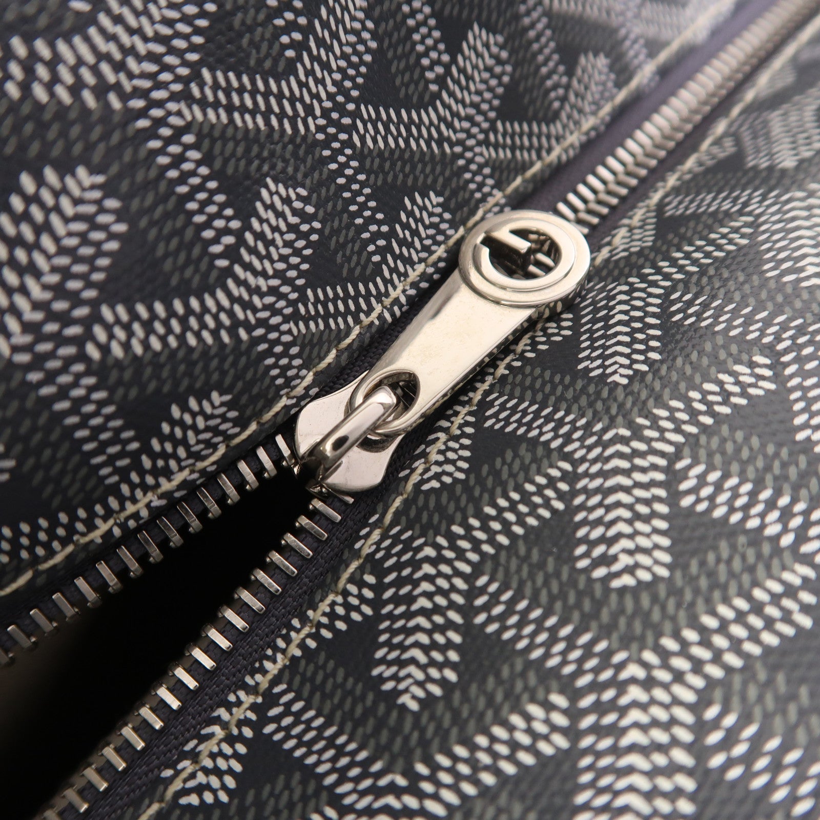 GOYARD 塗層帆布Artis MM銀扣肩背袋
