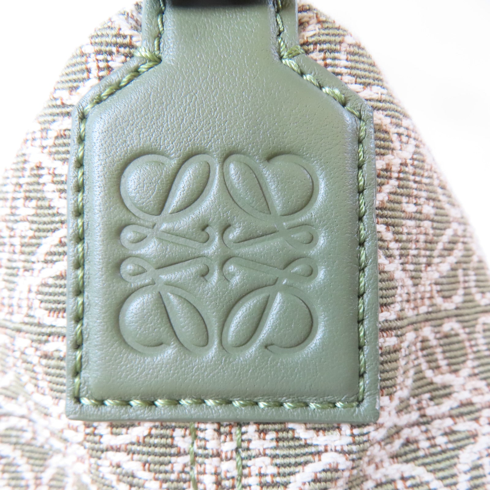 LOEWE 帆布Cubi Hand Bag金扣手挽袋綠色