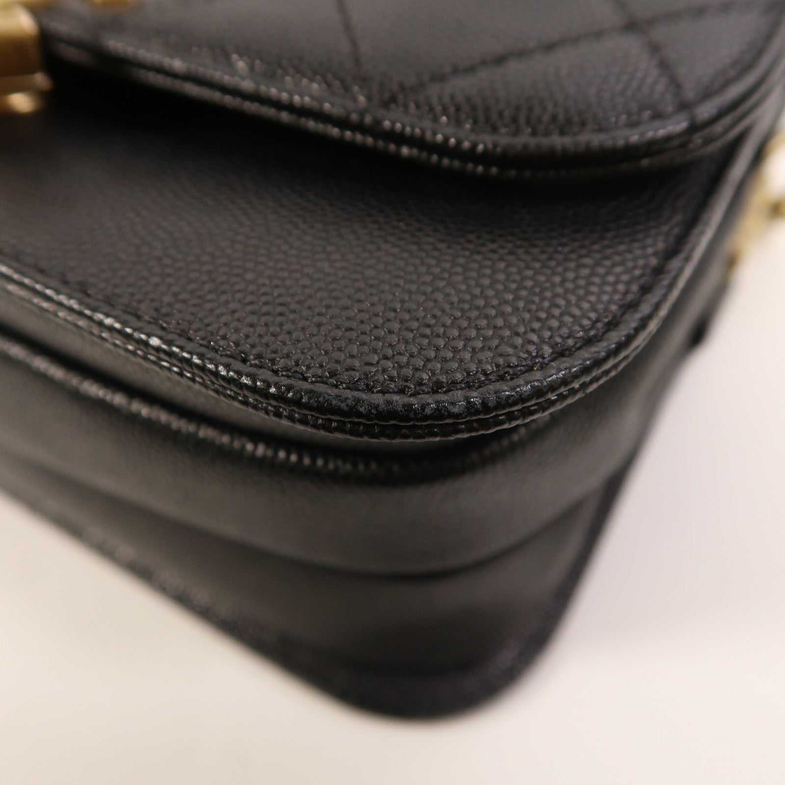 CHANEL 牛皮皮革Shoulder Bag金扣肩背袋