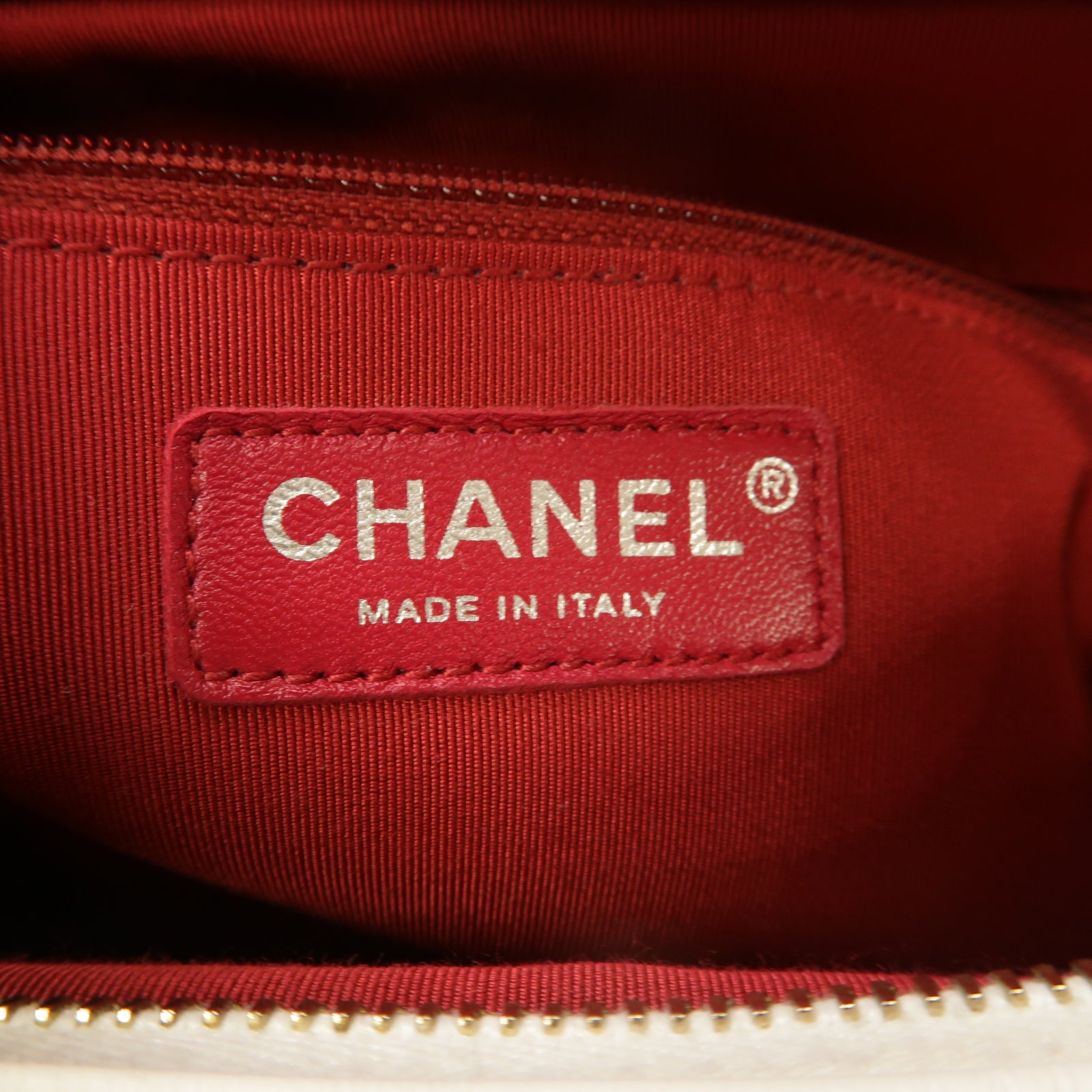 CHANEL 【激減優惠】菱格Aged Calf皮革Gabrielle金扣肩背袋白色