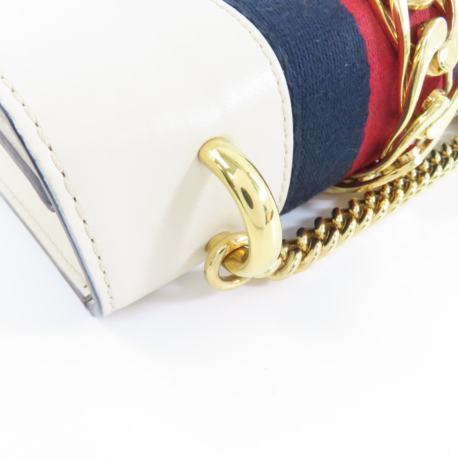 GUCCI 牛皮皮革Sylvie Mini Chain Bag金扣鏈帶肩背袋白色
