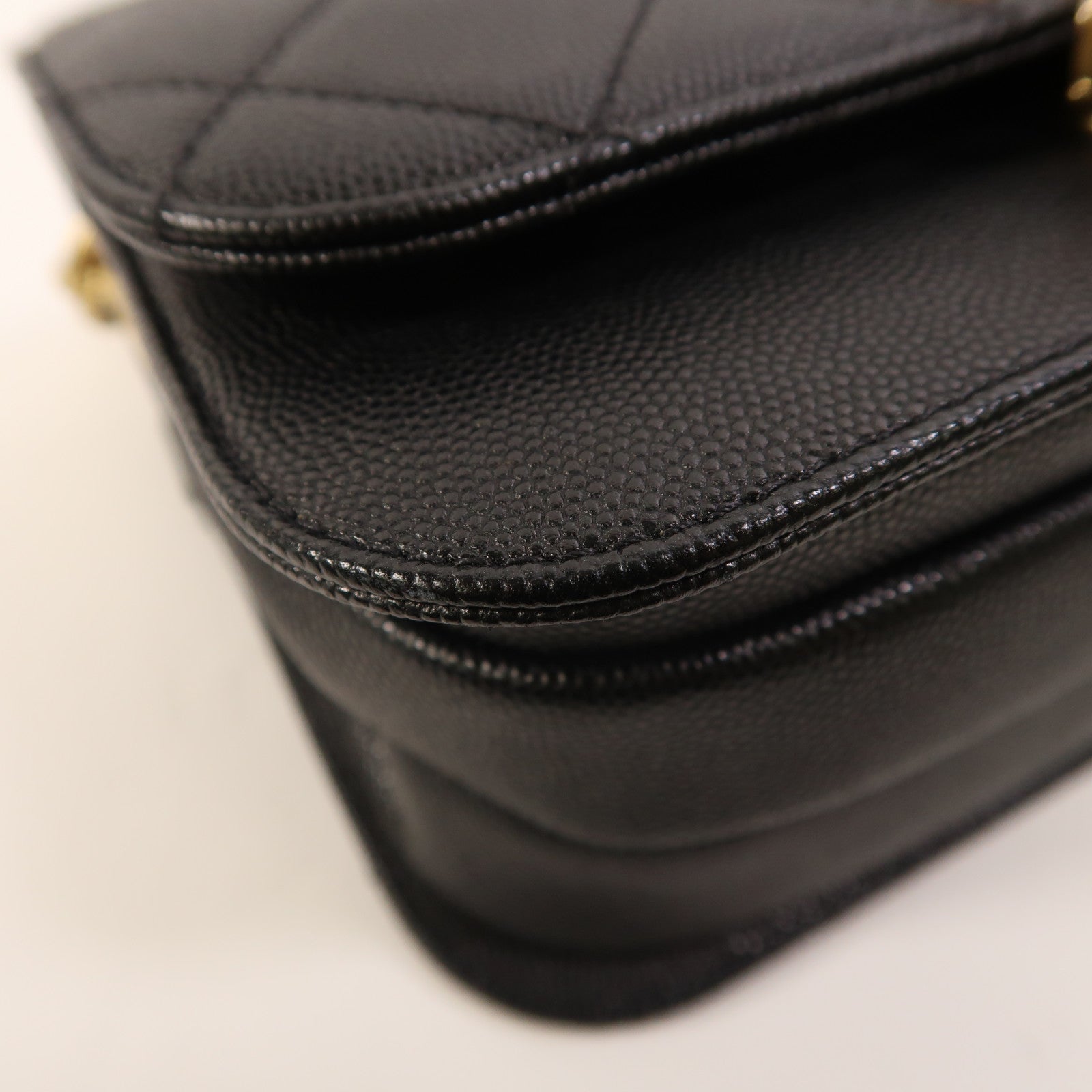CHANEL 牛皮皮革Shoulder Bag金扣肩背袋