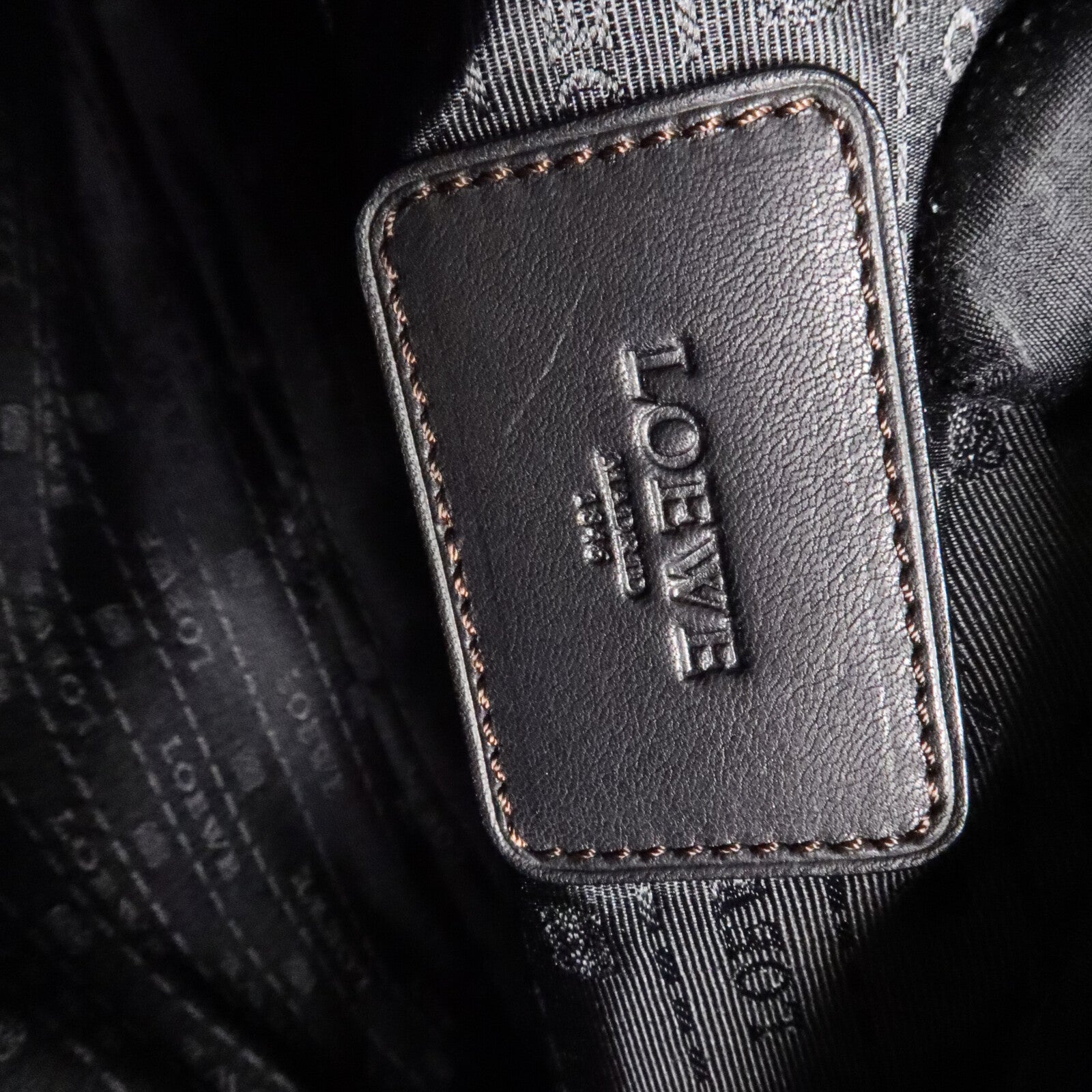 LOEWE 牛皮皮革Shoulder Bag肩背袋