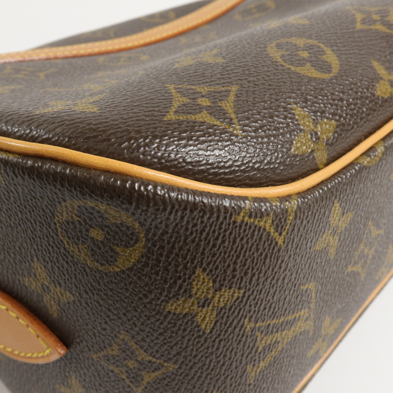LOUIS VUITTON Monogram Blois肩背袋