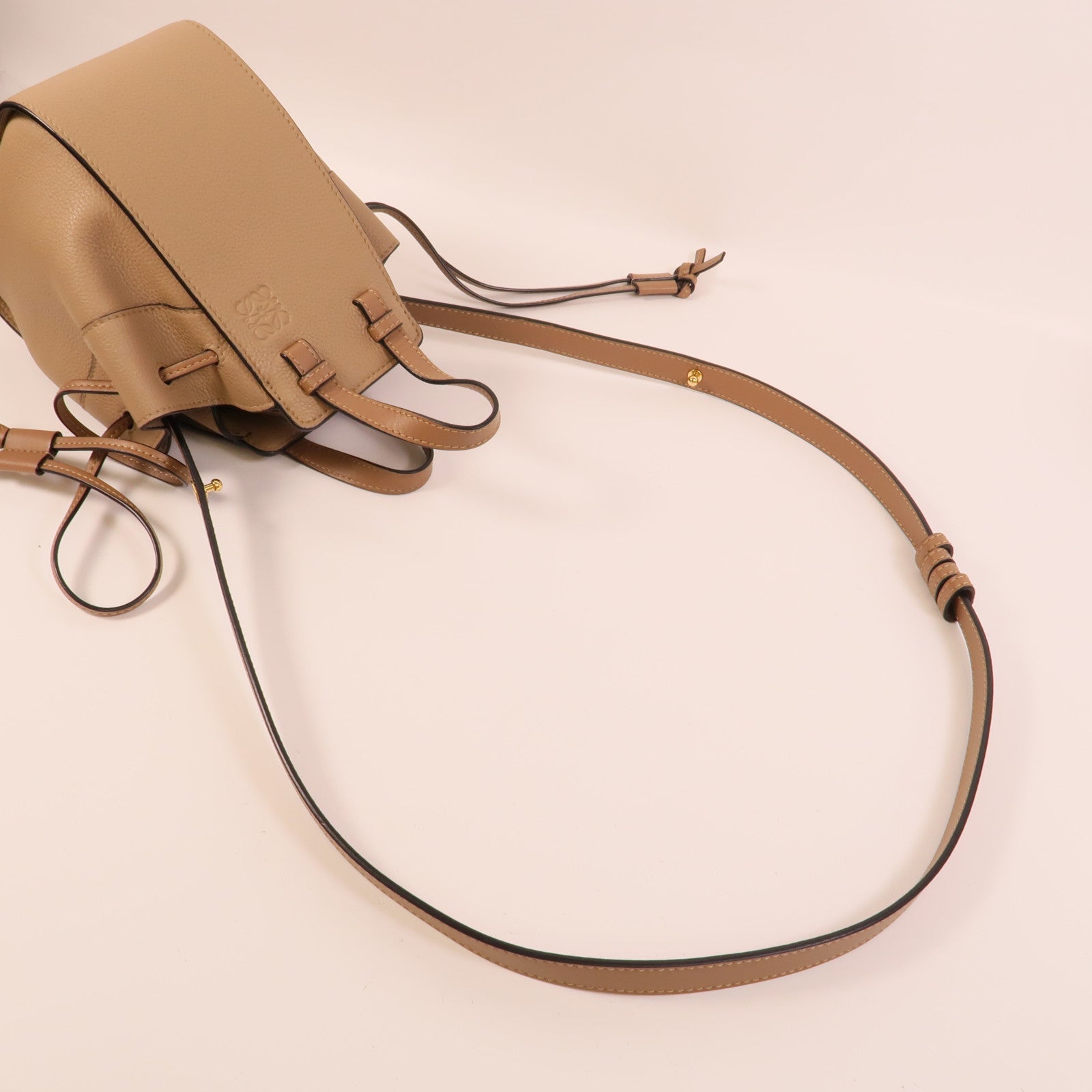 LOEWE 牛皮皮革Hammock Mini手挽肩背兩用袋