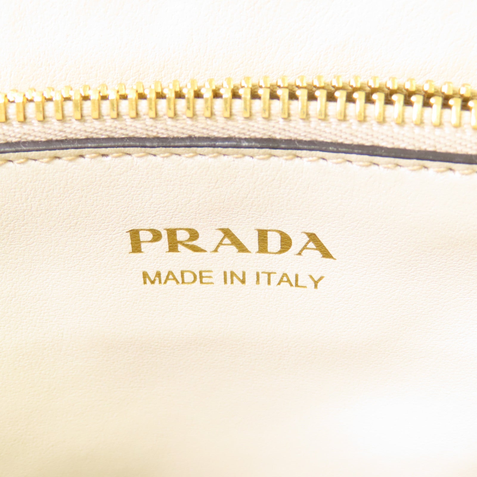 PRADA Saffiano皮革2 Way Shoulder金扣手挽肩背兩用袋