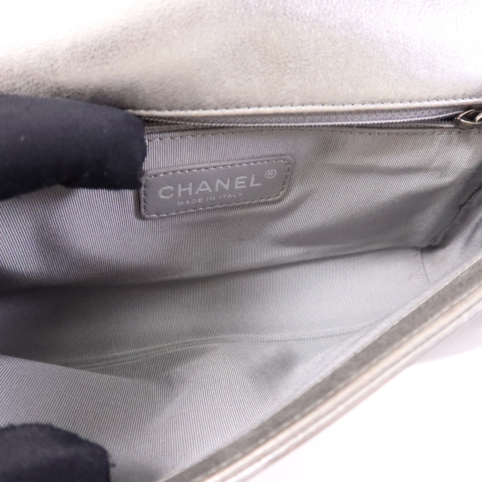 CHANEL 【激減優惠】魔鬼魚皮革Boy 25銀扣鏈帶肩背袋