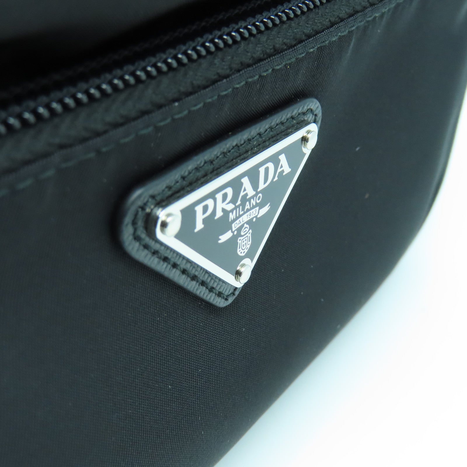 PRADA 尼龍Handbag銀扣手挽袋黑色