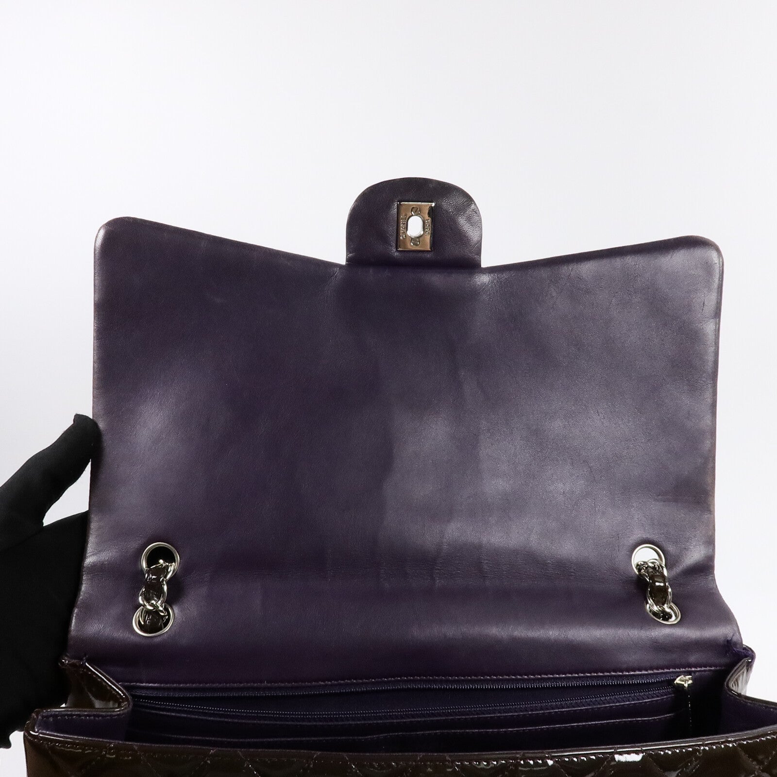 CHANEL 漆皮皮革Maxi Classic鏈帶肩背袋