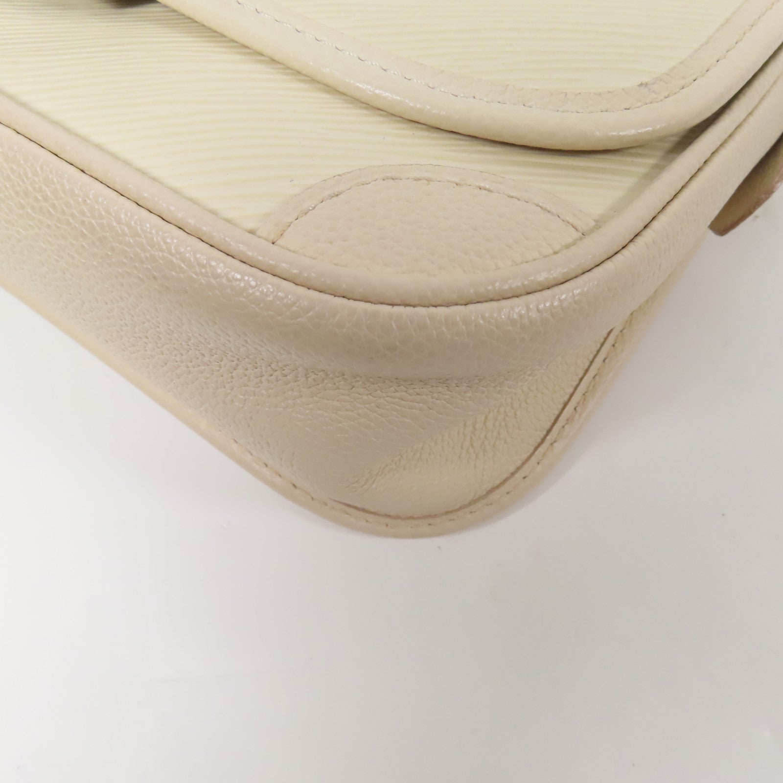 LOUIS VUITTON Epi Buci銀扣肩背袋