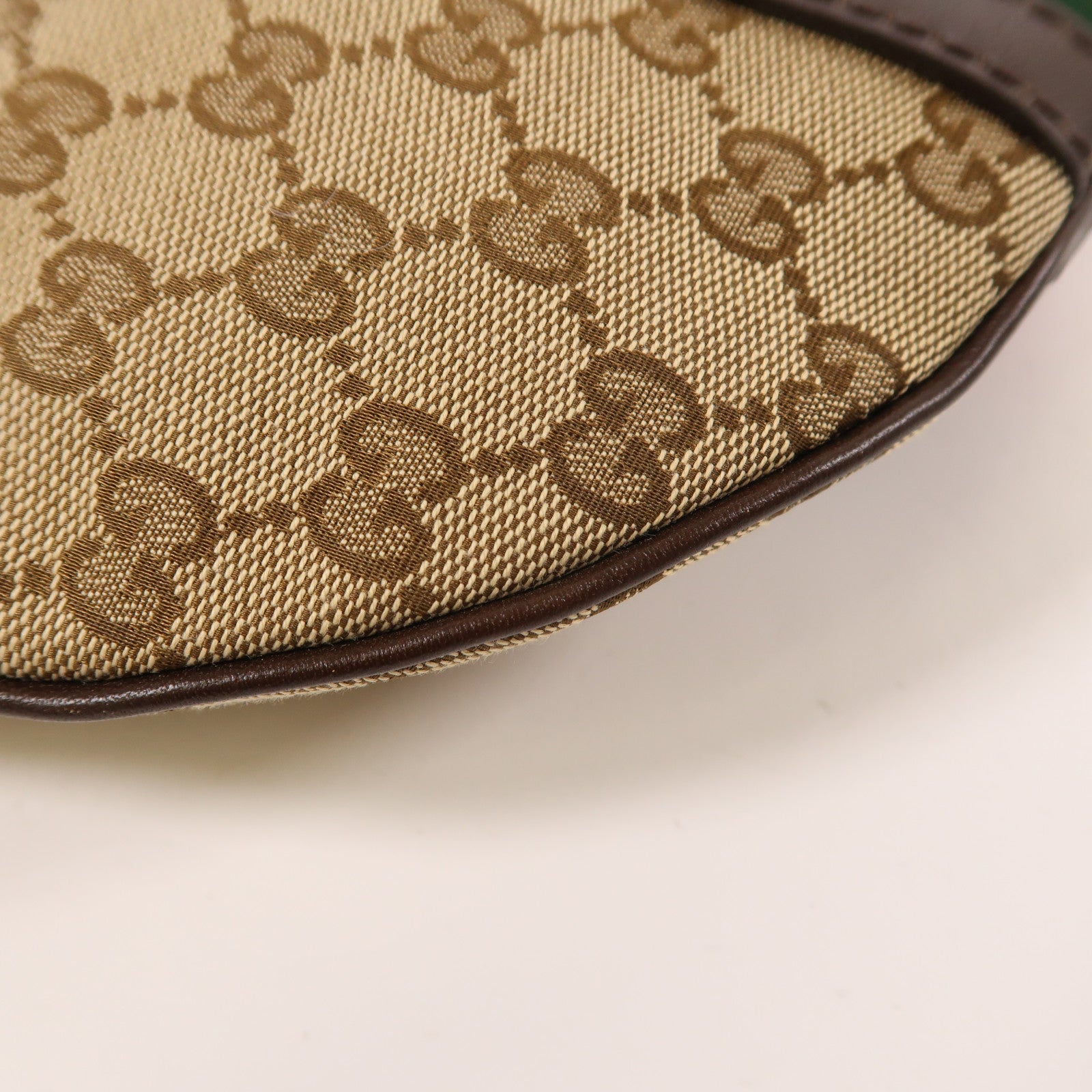 GUCCI 帆布Half Moon Hobo金扣肩背袋