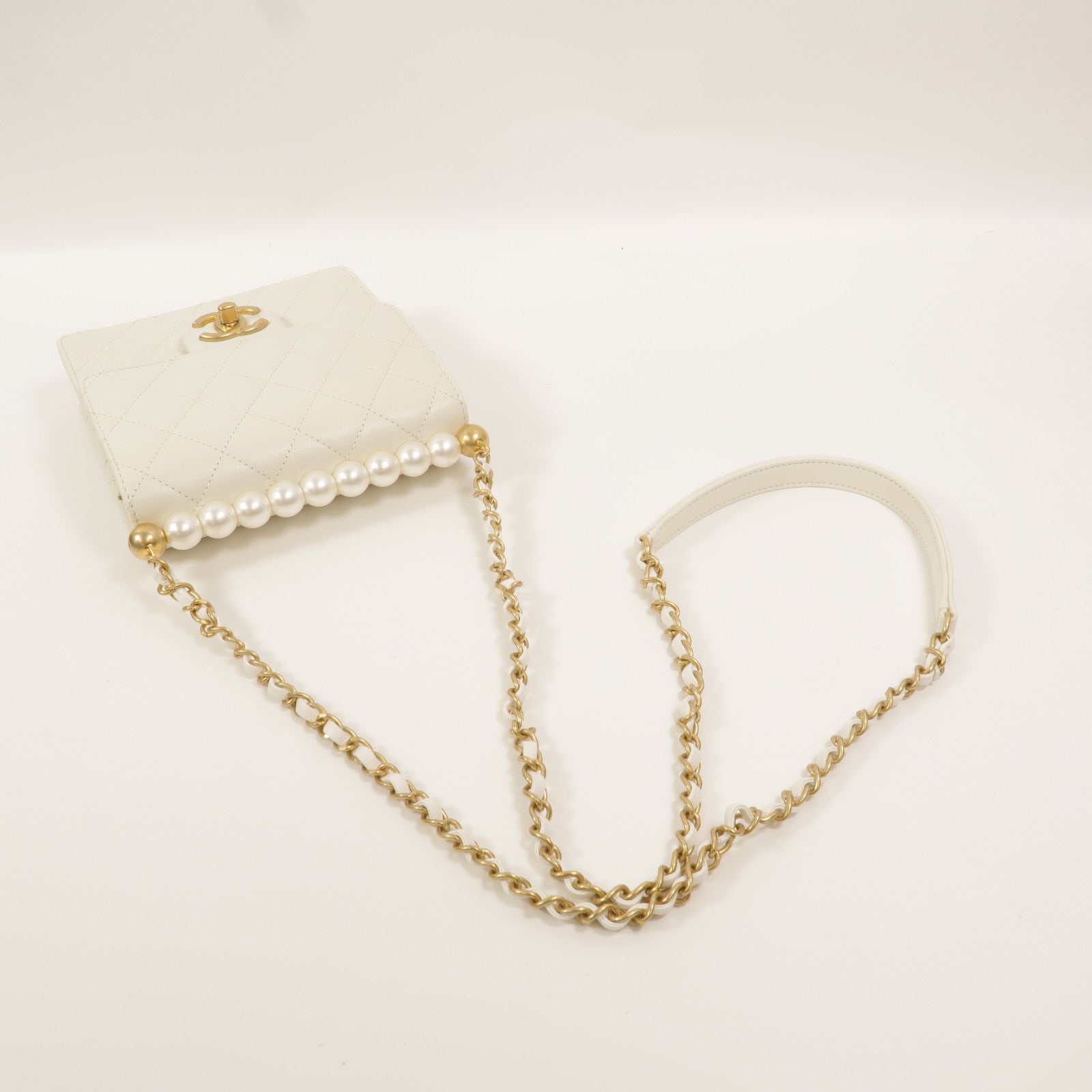 CHANEL 羊皮皮革Small Chic Pearls Flap Bag鏈帶肩背袋