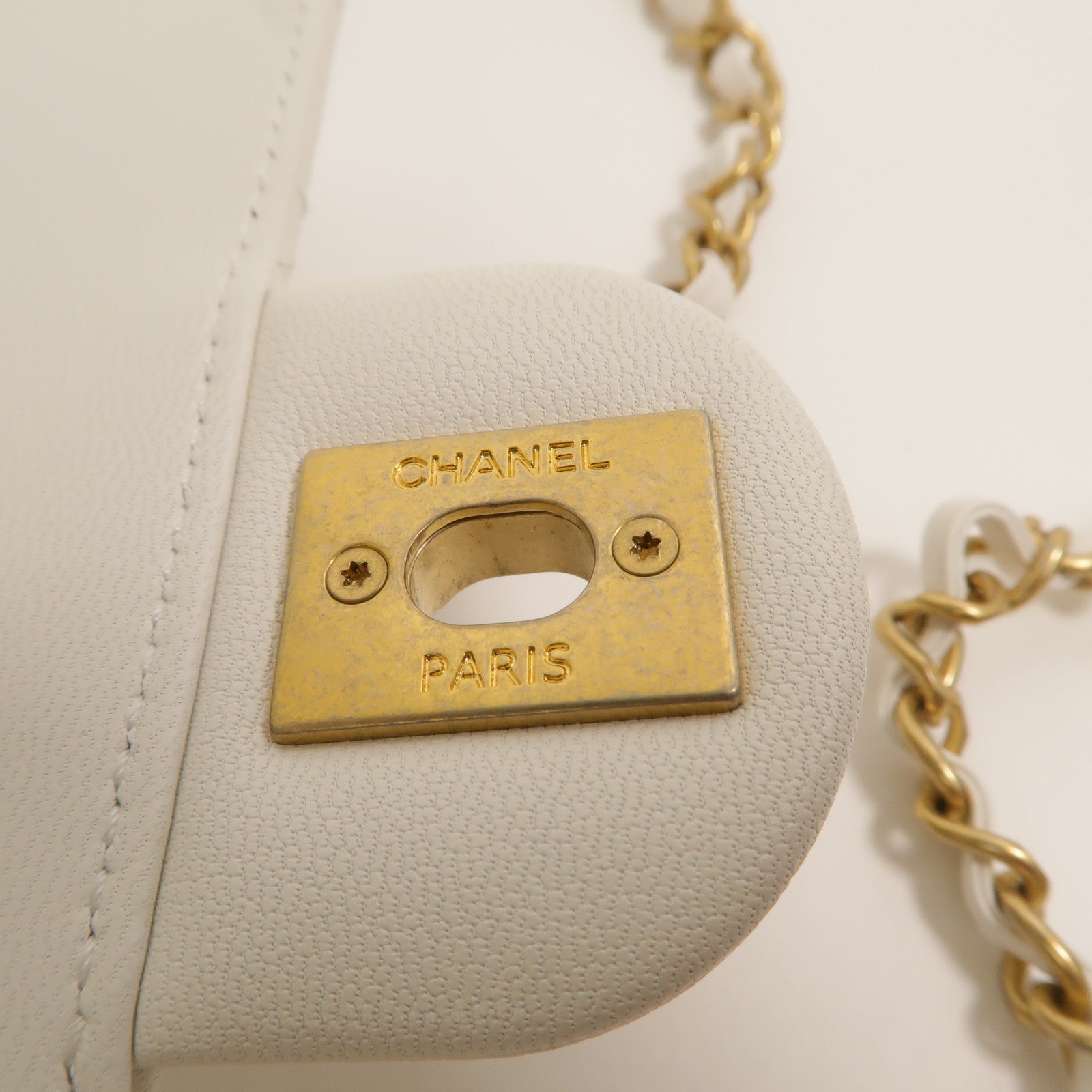 CHANEL 羊皮皮革Small Chic Pearls Flap Bag鏈帶肩背袋