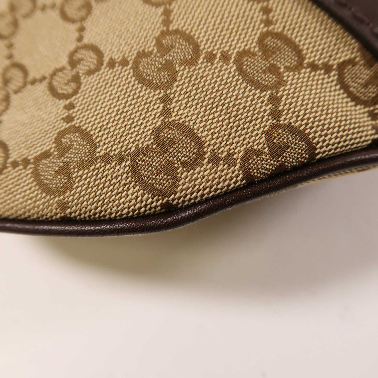 GUCCI 帆布Half Moon Hobo金扣肩背袋