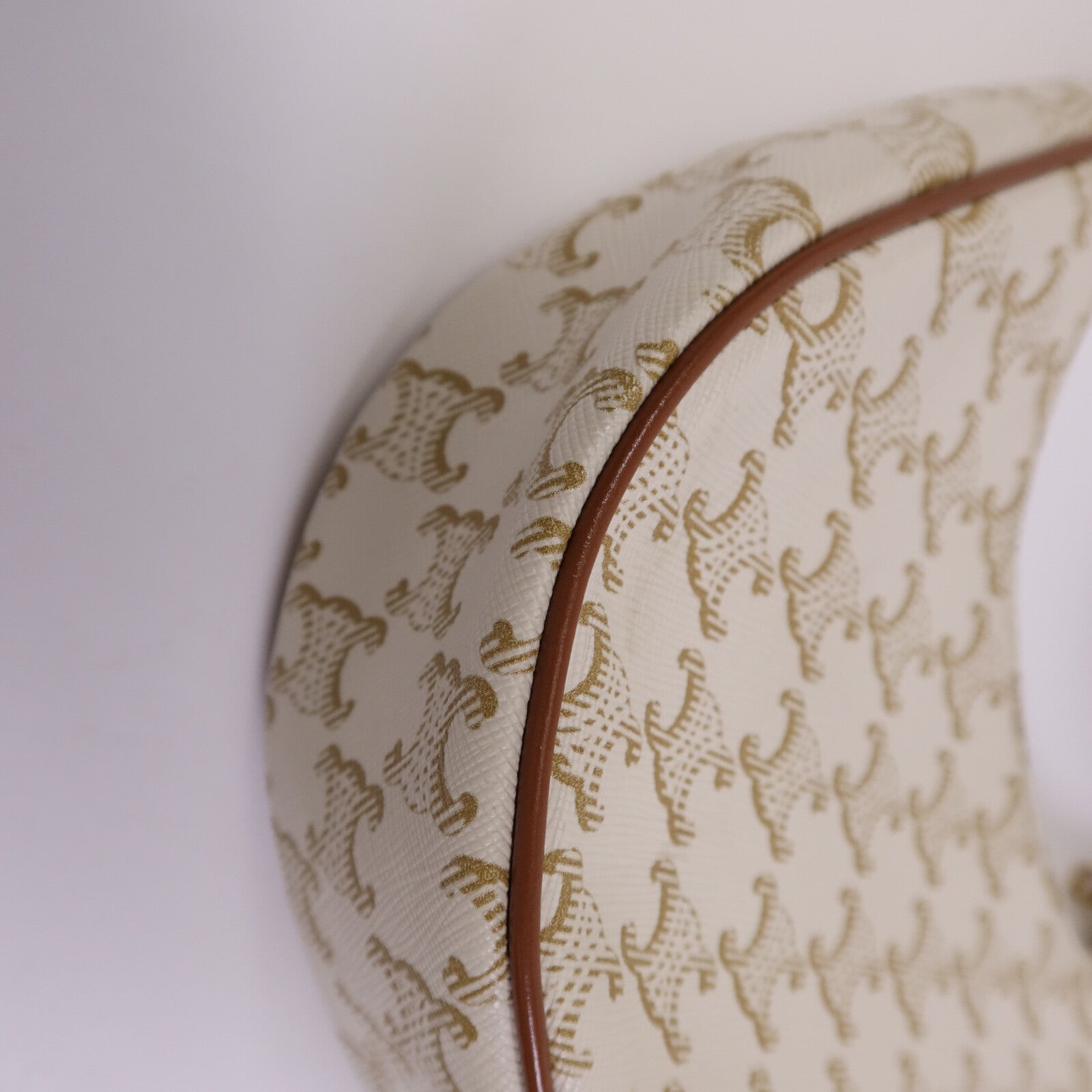 CELINE 塗層帆布Ava金扣肩背袋