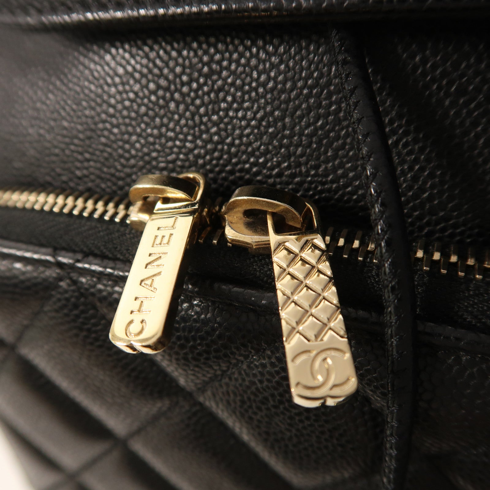CHANEL 牛皮皮革Backpack金扣背包