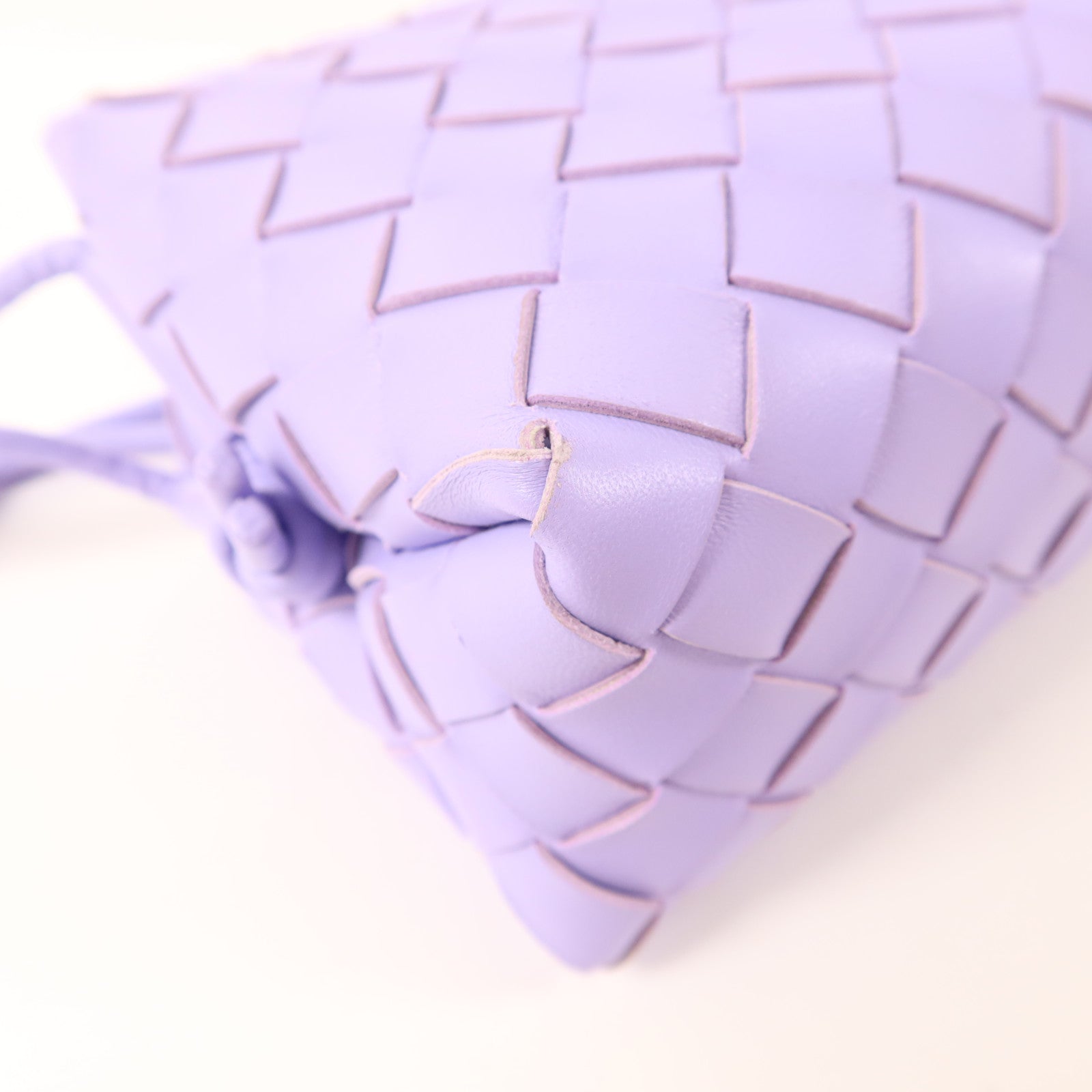 BOTTEGA VENETA 羊皮皮革Mini Loop金扣肩背袋