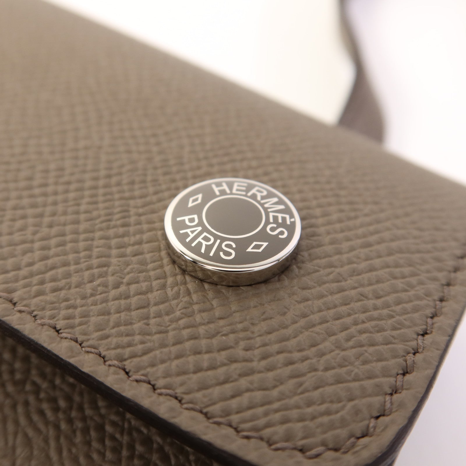 HERMES 【激減優惠】Epsom皮革SnapWallet銀扣肩背袋Etain