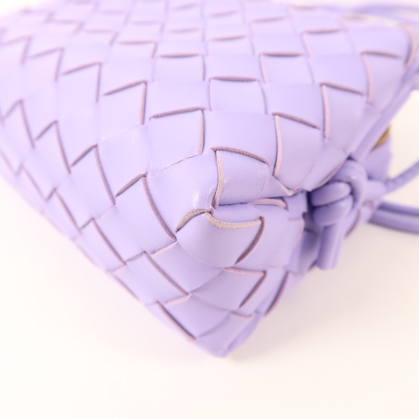 BOTTEGA VENETA 羊皮皮革Mini Loop金扣肩背袋