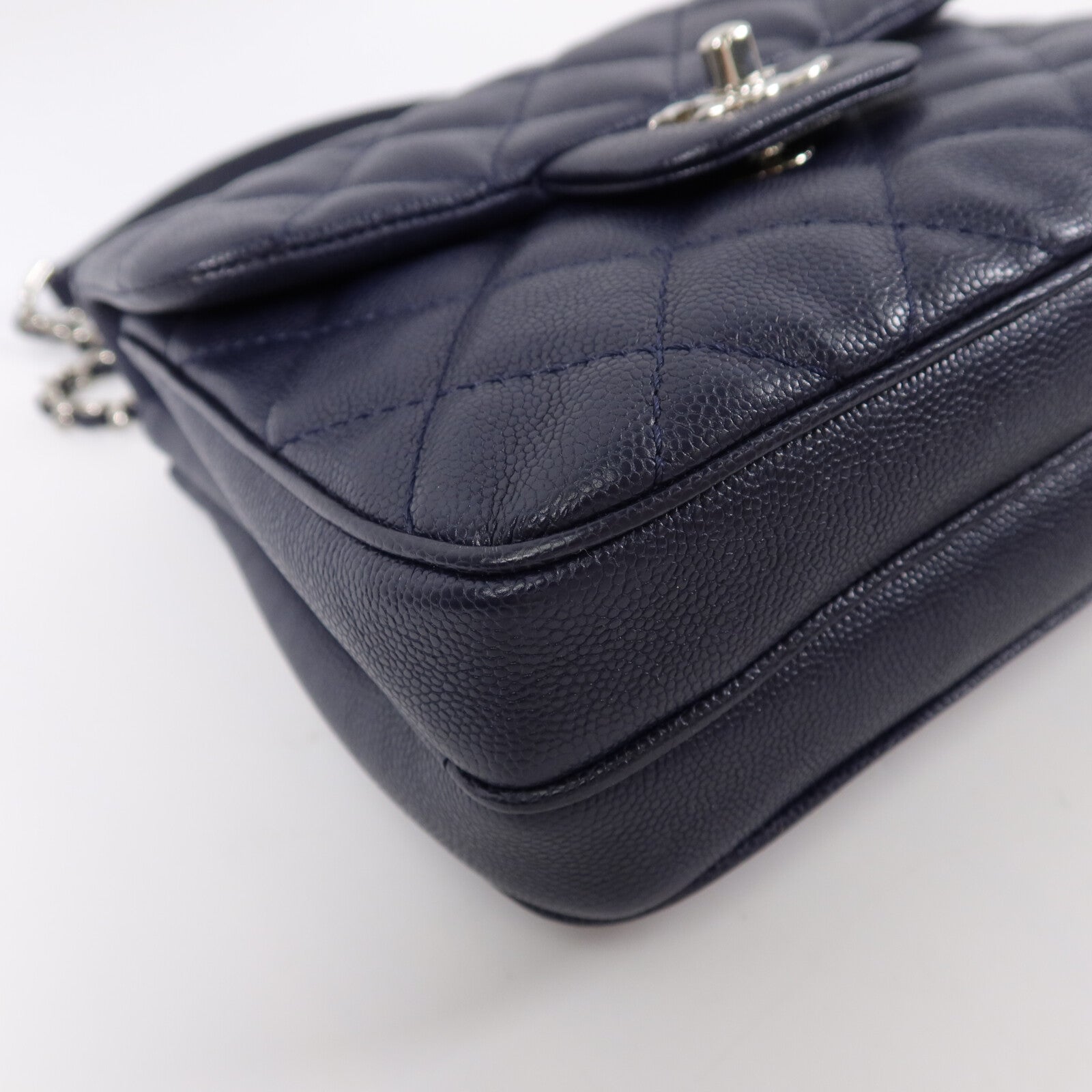 CHANEL 牛皮皮革Urban Companion Flap Bag鏈帶肩背袋