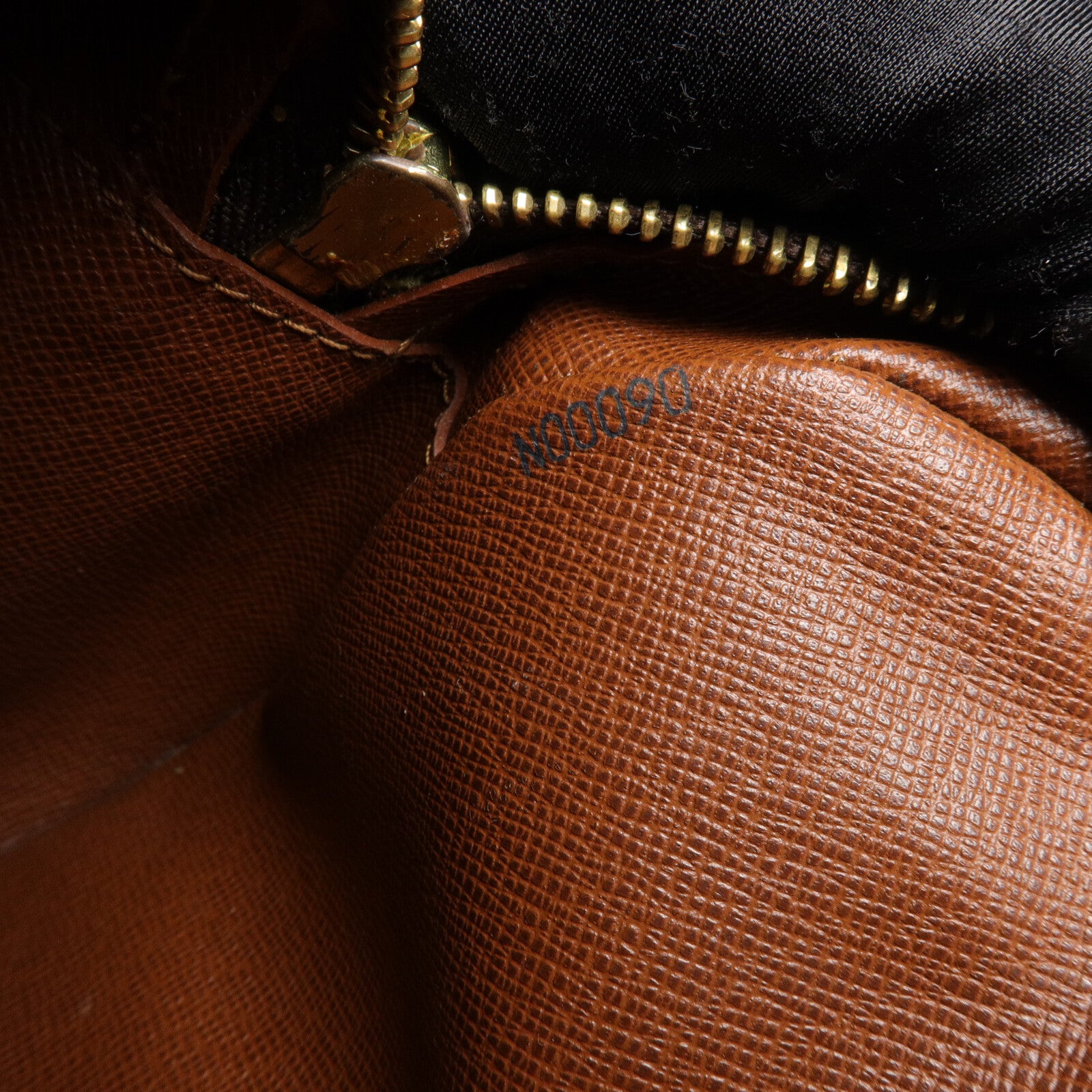 LOUIS VUITTON Monogram Blois肩背袋