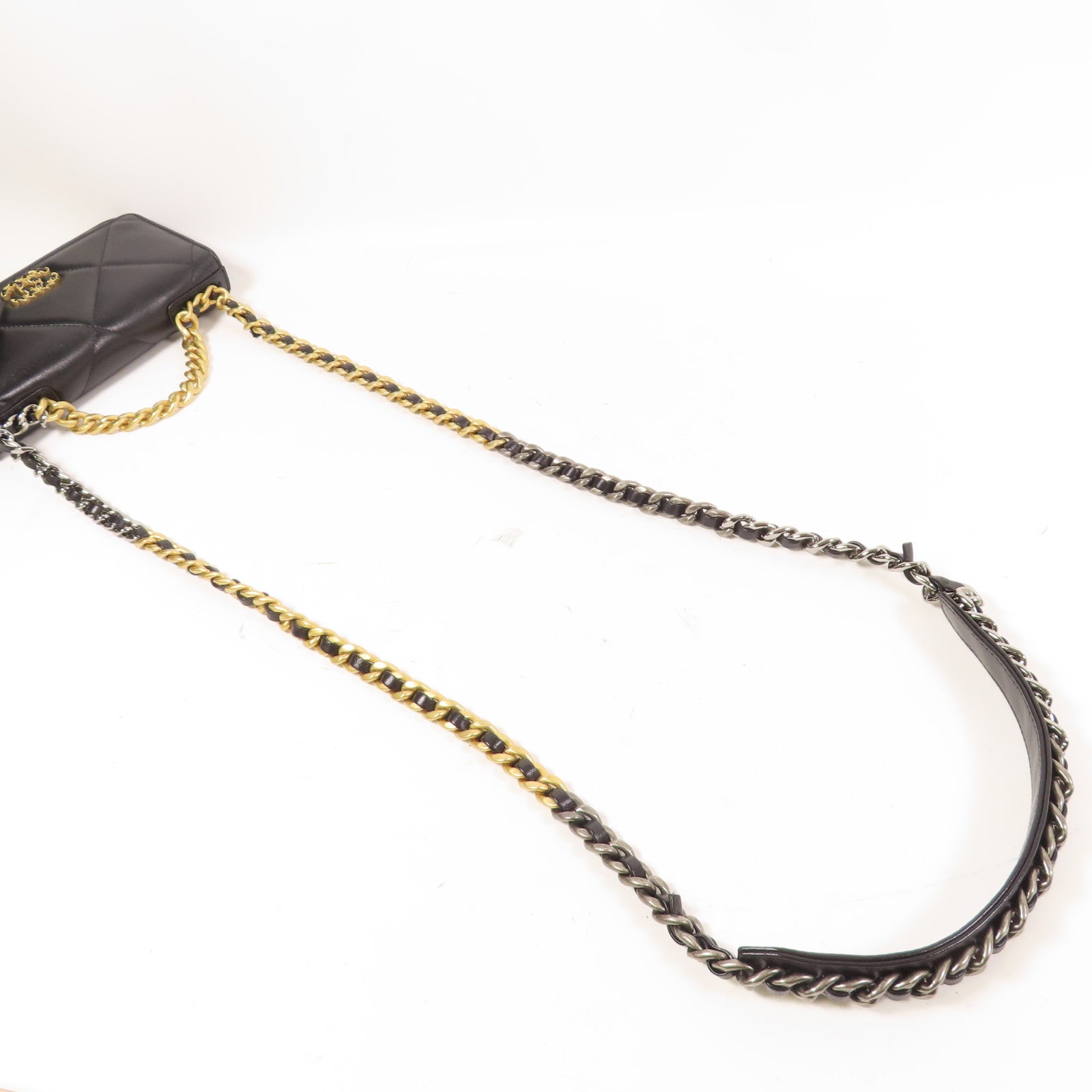 CHANEL 菱格牛皮皮革19 Wallet On Chain金扣鏈帶手挽肩背兩用袋黑色