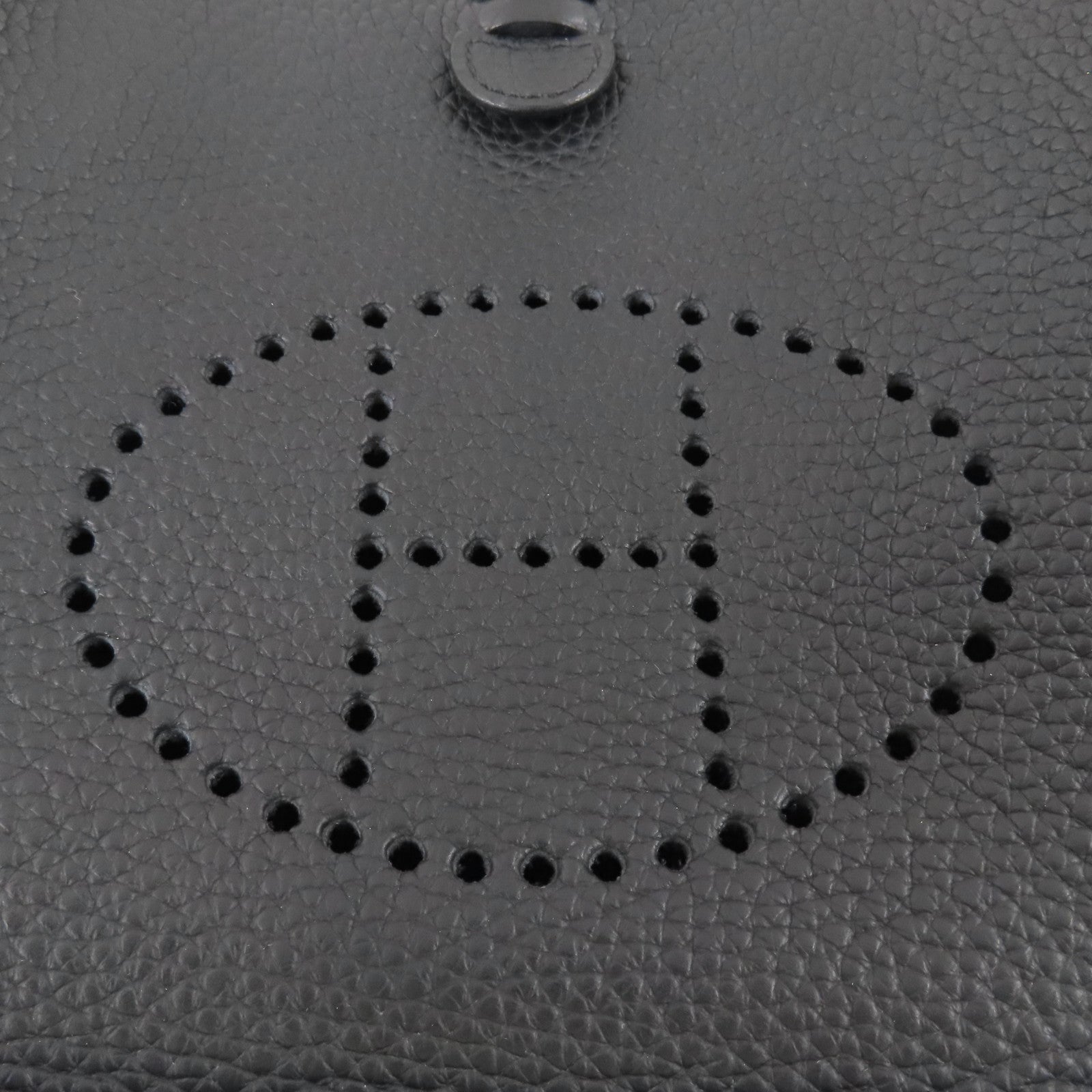HERMES Clemence皮革Evelyne TPM銀扣肩背袋Noir