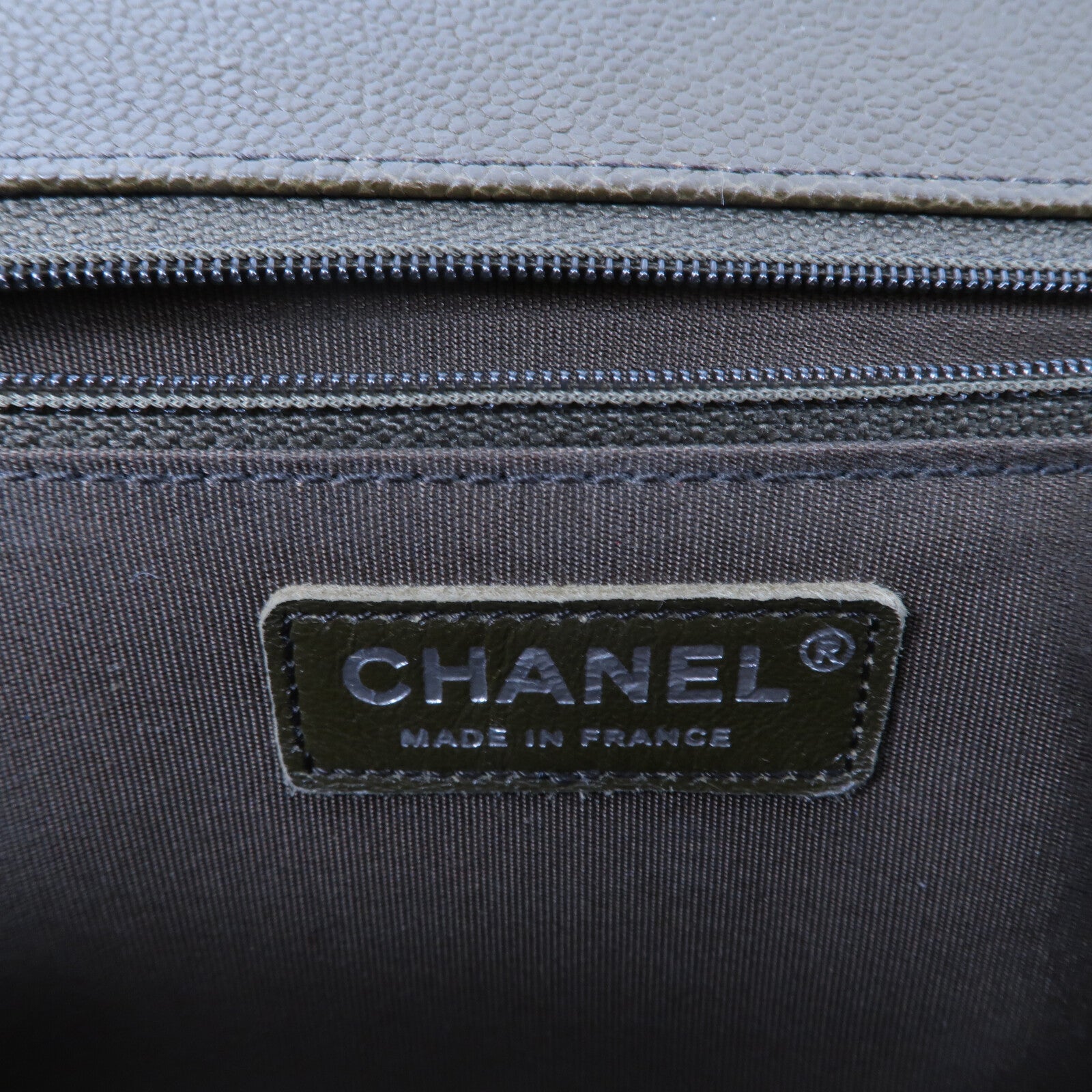 CHANEL 牛皮皮革Boy 28鏈帶肩背袋