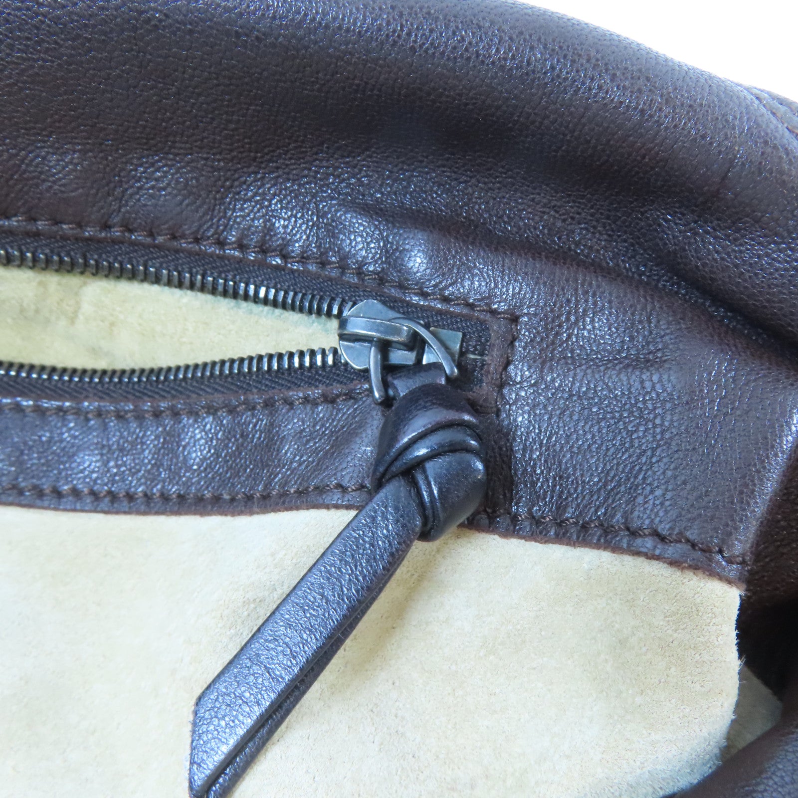 BOTTEGA VENETA 牛皮皮革Hand Bag黑扣手拿包啡色