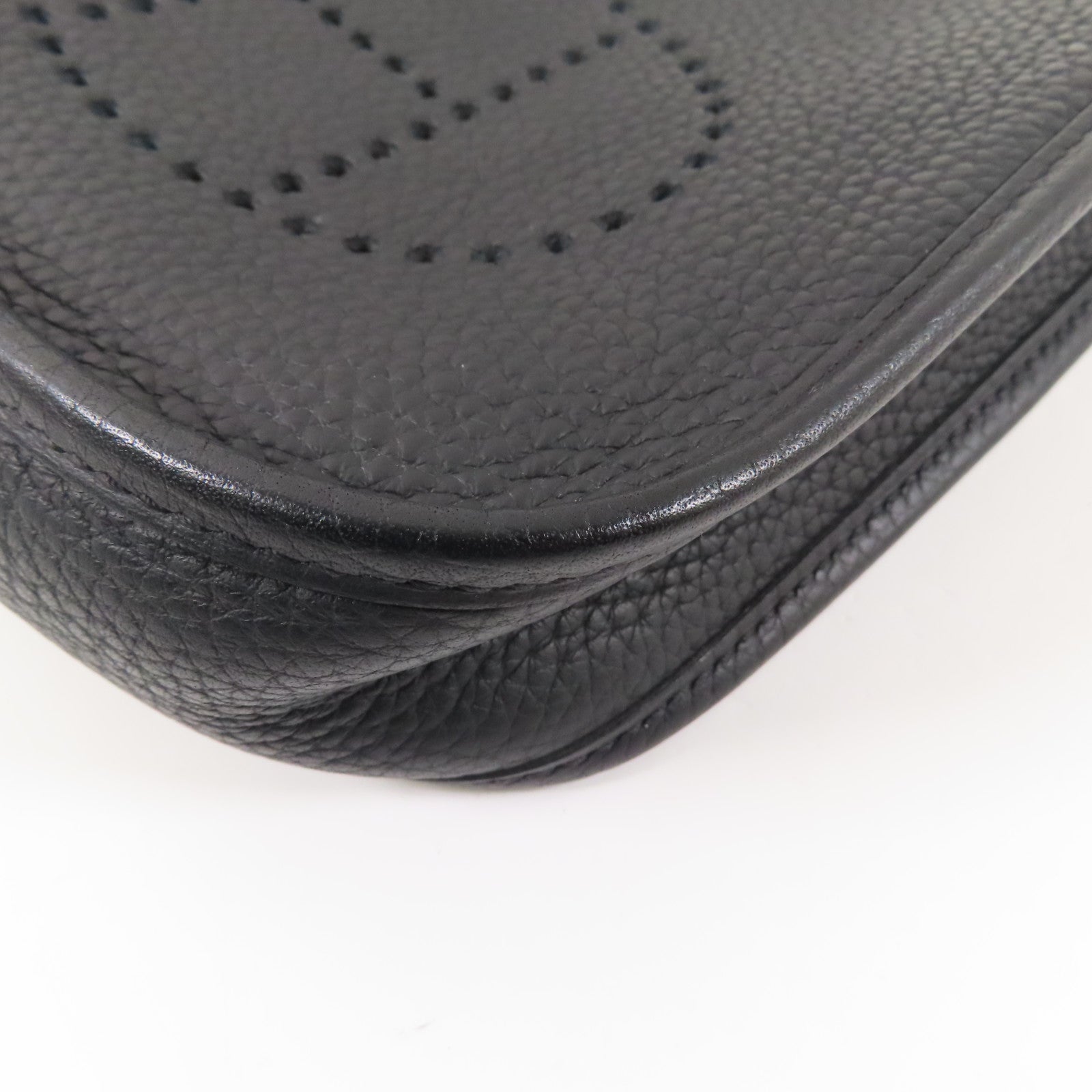 HERMES Clemence皮革Evelyne TPM銀扣肩背袋Noir