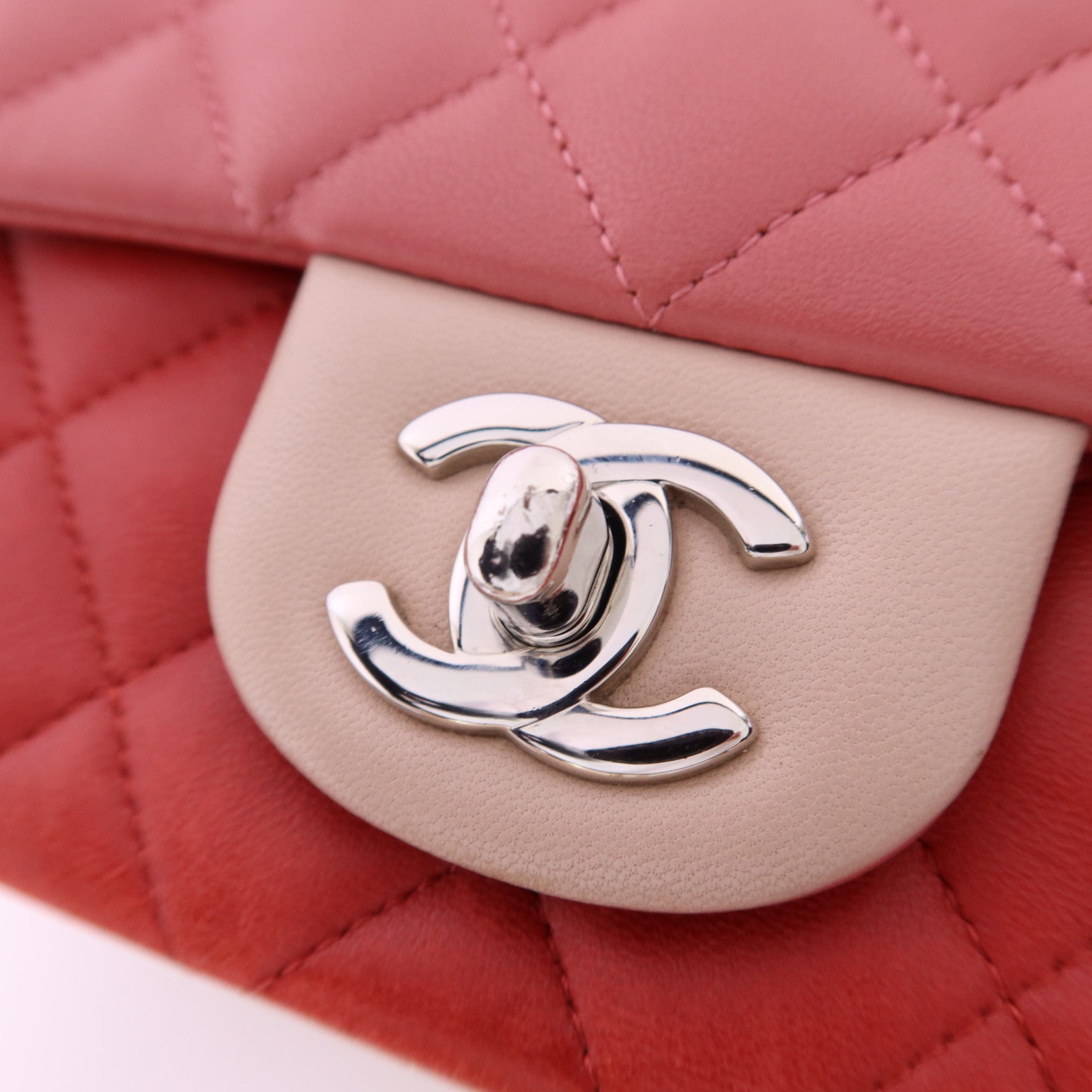 CHANEL 羊皮皮革Classic Flap 20銀扣鏈帶肩背袋