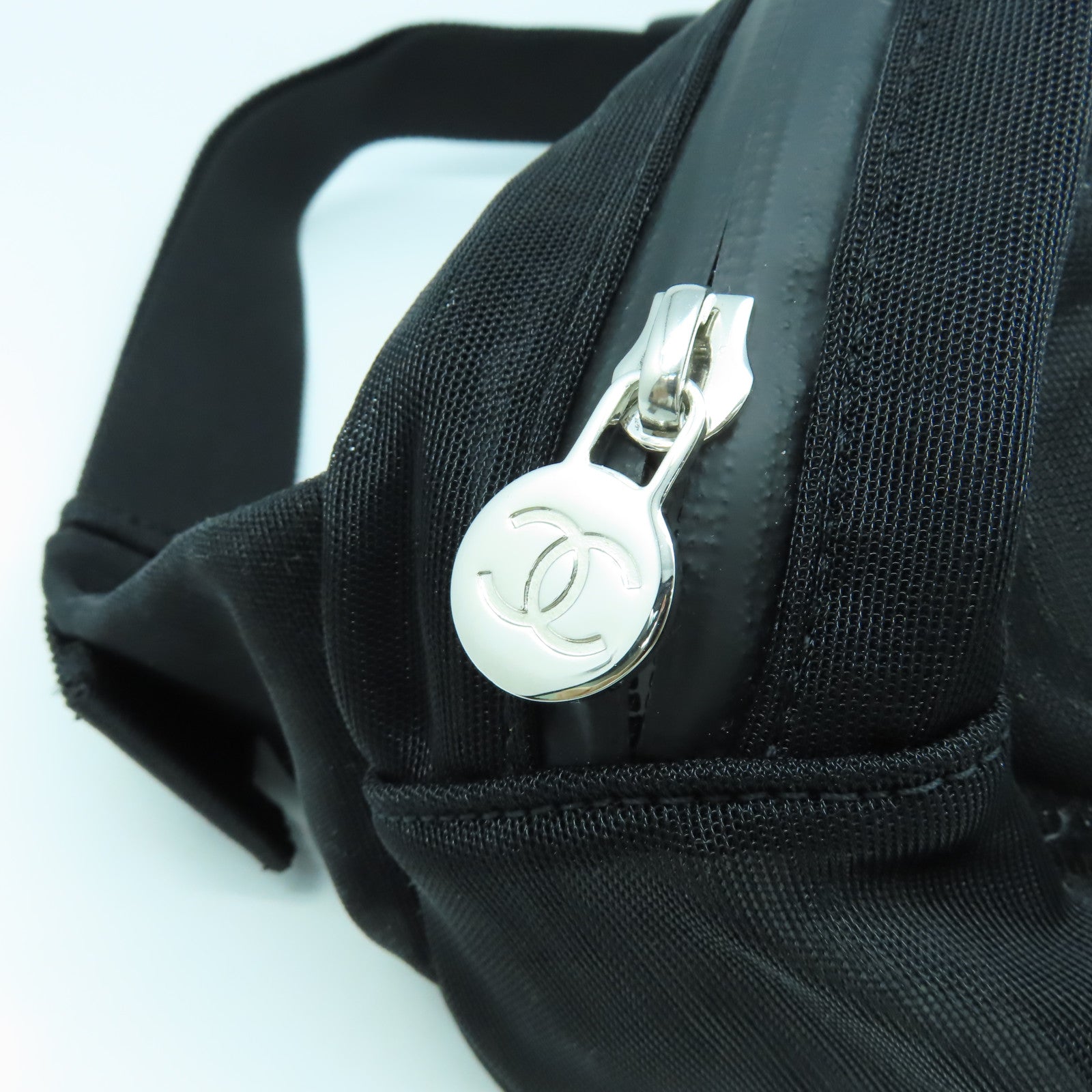 CHANEL 【激減優惠】網格Waist Bag銀扣腰包胸前包黑色
