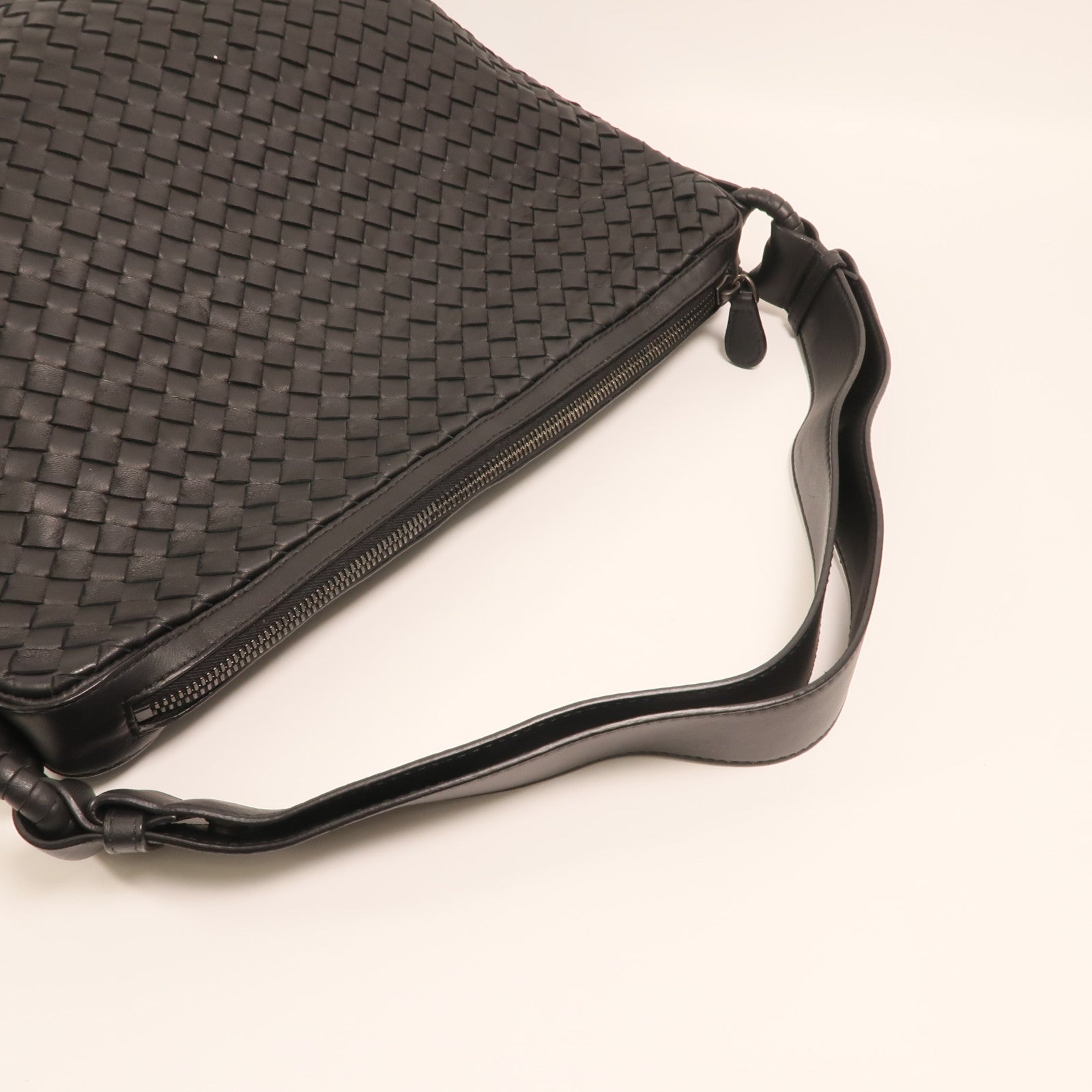 BOTTEGA VENETA 羊皮皮革Shoulder Bag銀扣肩背袋