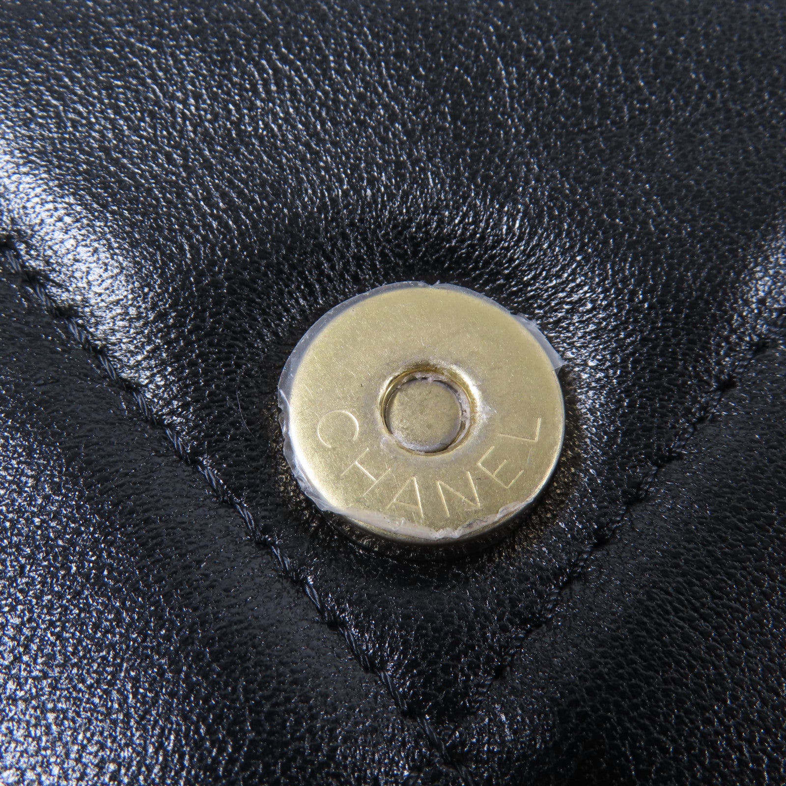 CHANEL 菱格牛皮皮革19 Wallet On Chain金扣鏈帶手挽肩背兩用袋黑色