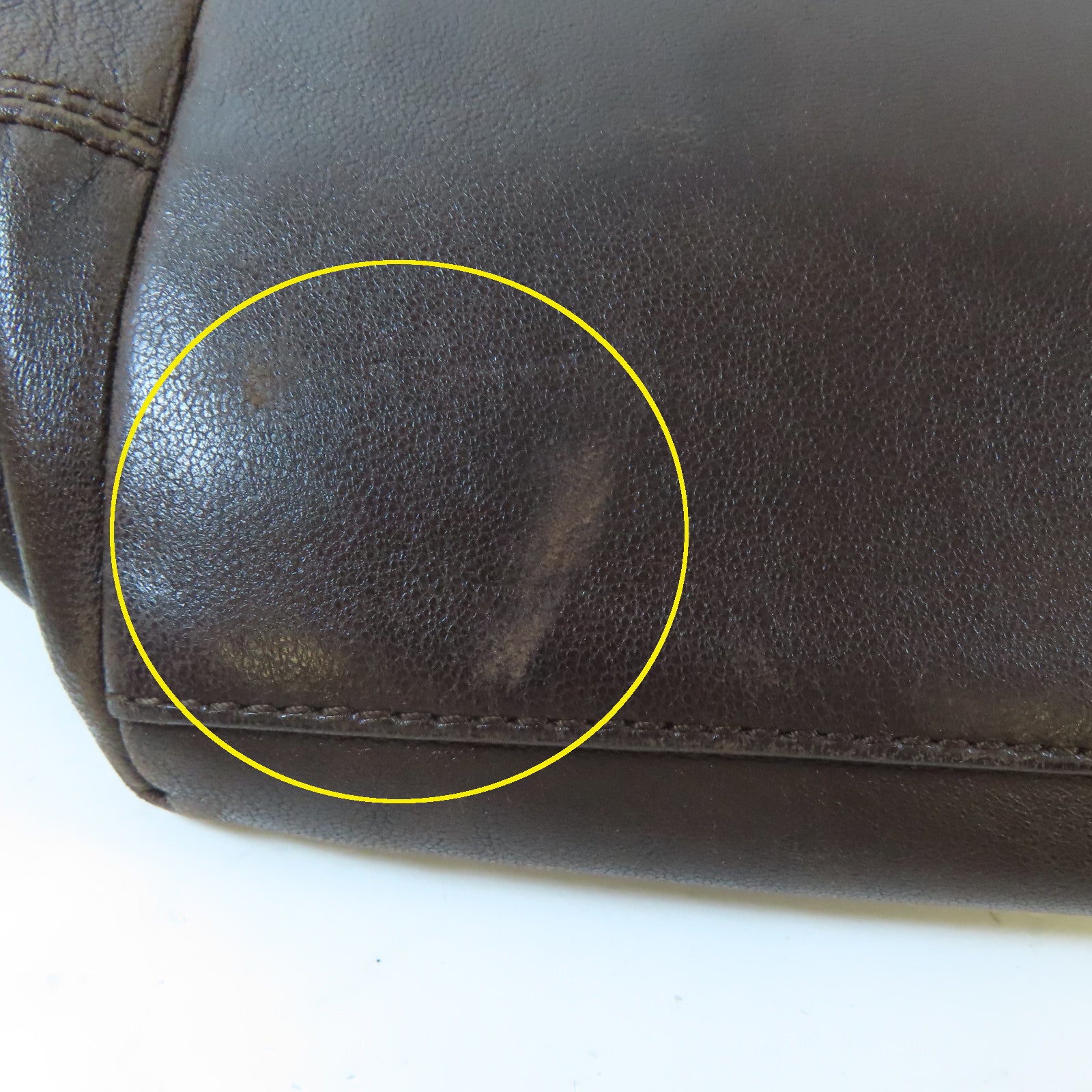 BOTTEGA VENETA 牛皮皮革Hand Bag黑扣手拿包啡色