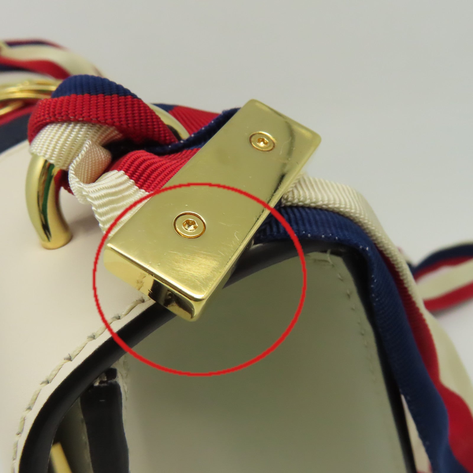 GUCCI 【激減優惠】牛皮皮革Sylvie Small Shoulder Bag金扣肩背袋米白色