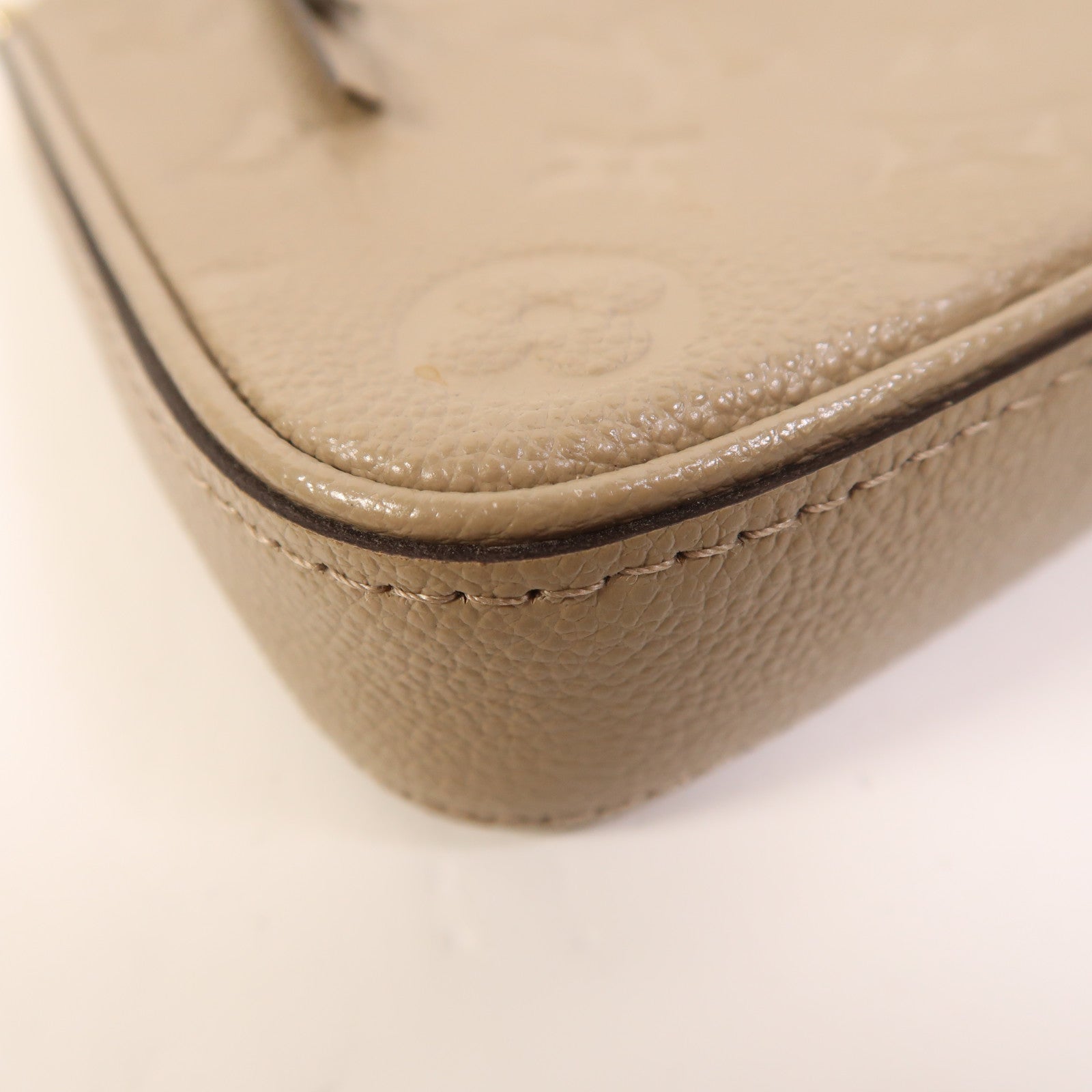 LOUIS VUITTON Monogram Empreinte Easy Pouch On Strap金扣肩背袋
