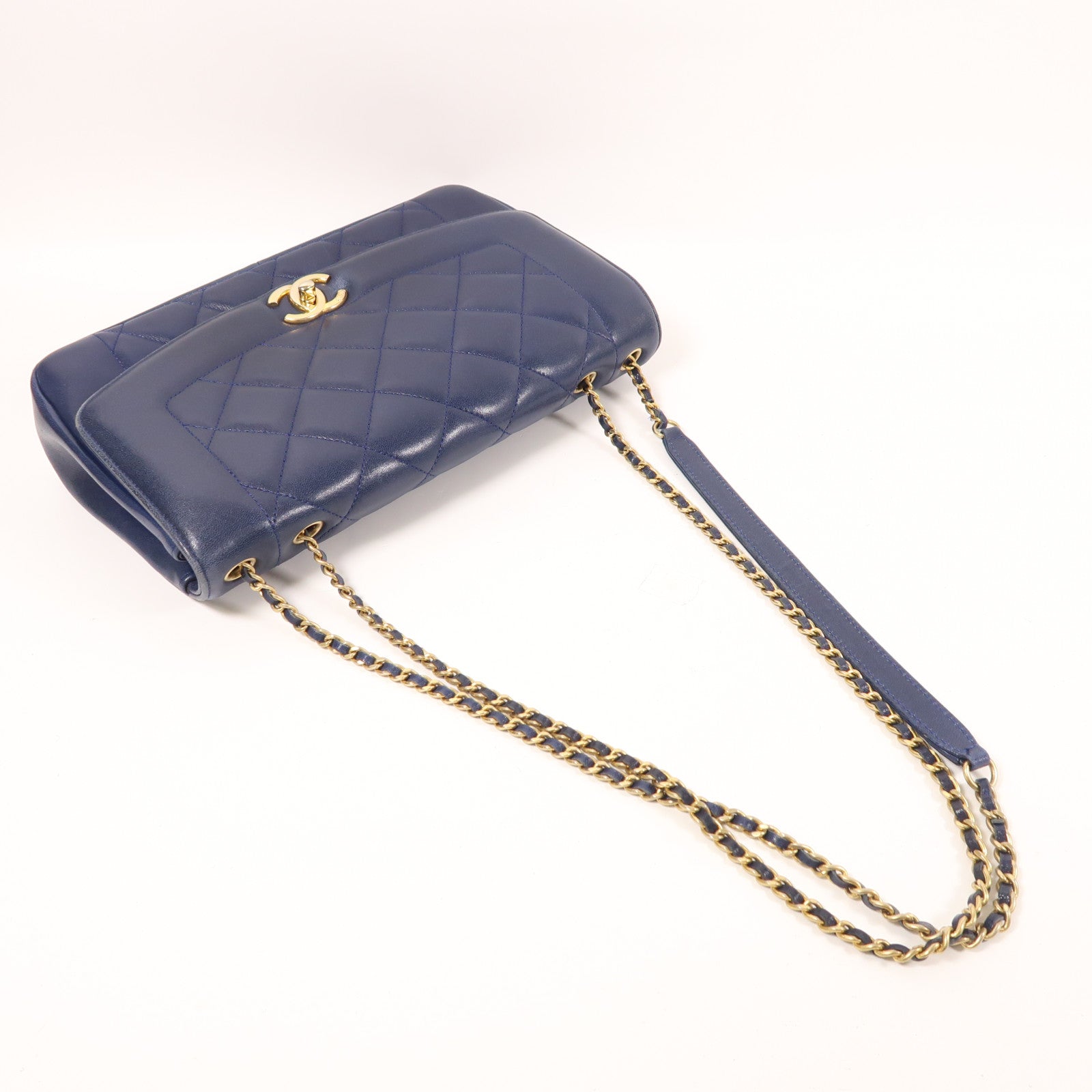 CHANEL 牛皮皮革Chain Shoulder金扣鏈帶肩背袋