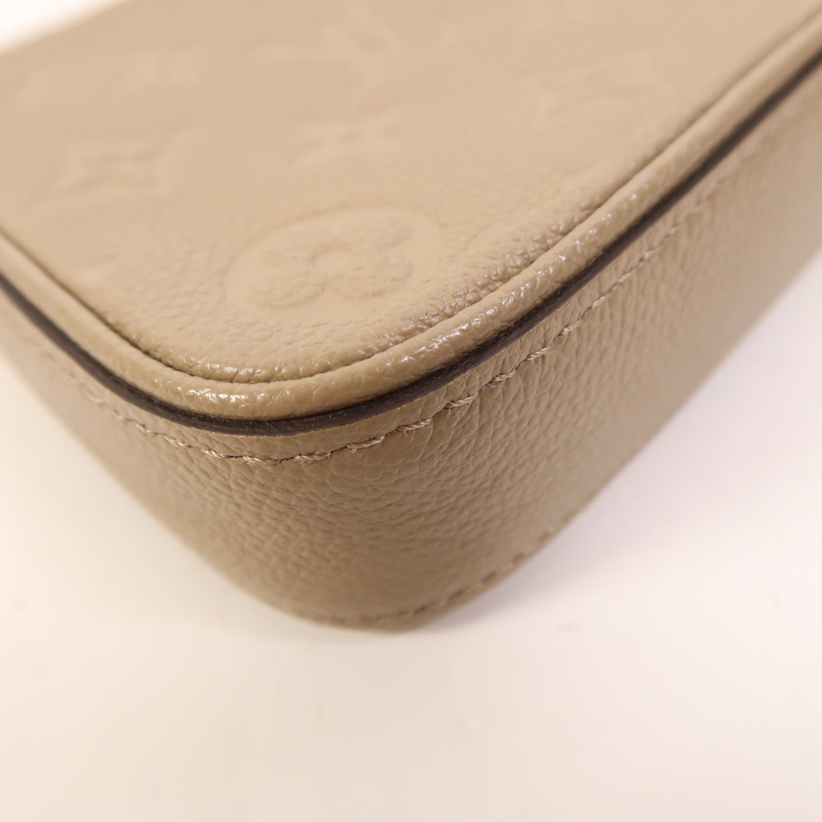 LOUIS VUITTON Monogram Empreinte Easy Pouch On Strap金扣肩背袋