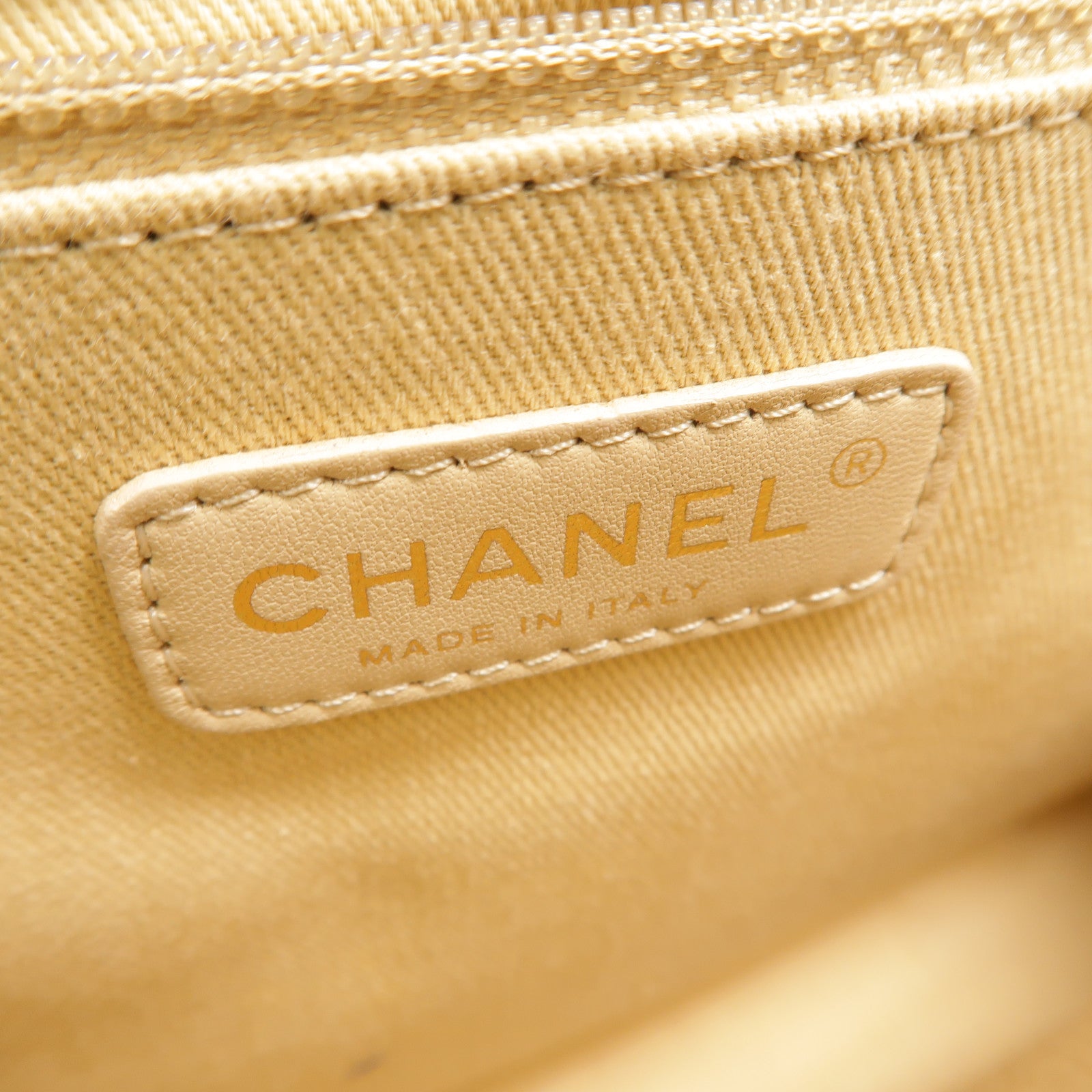 CHANEL 牛皮皮革Boy 30鏈帶肩背袋