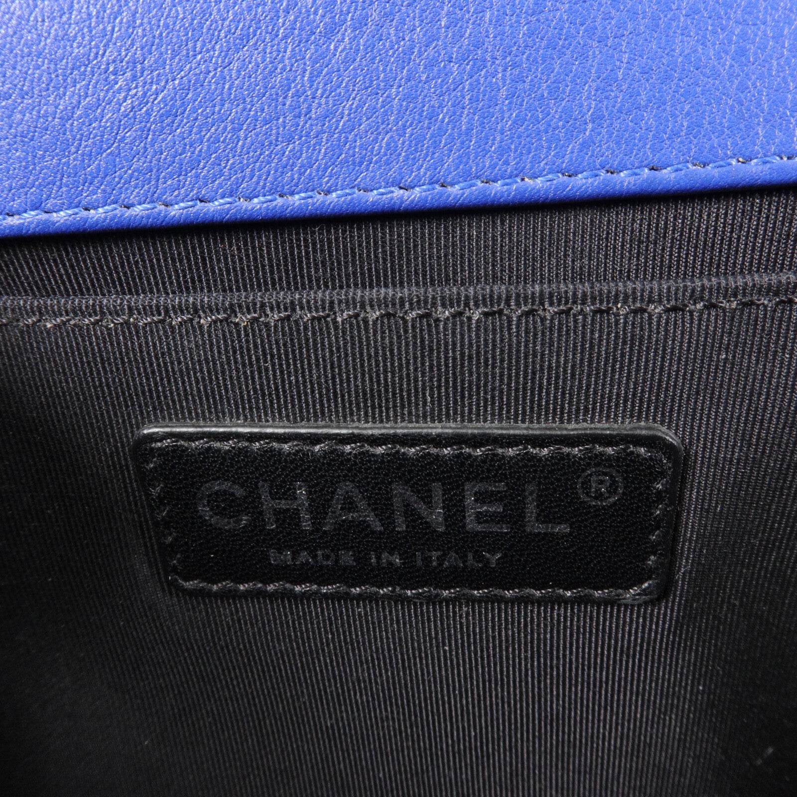CHANEL 漆皮皮革Boy 25鏈帶肩背袋