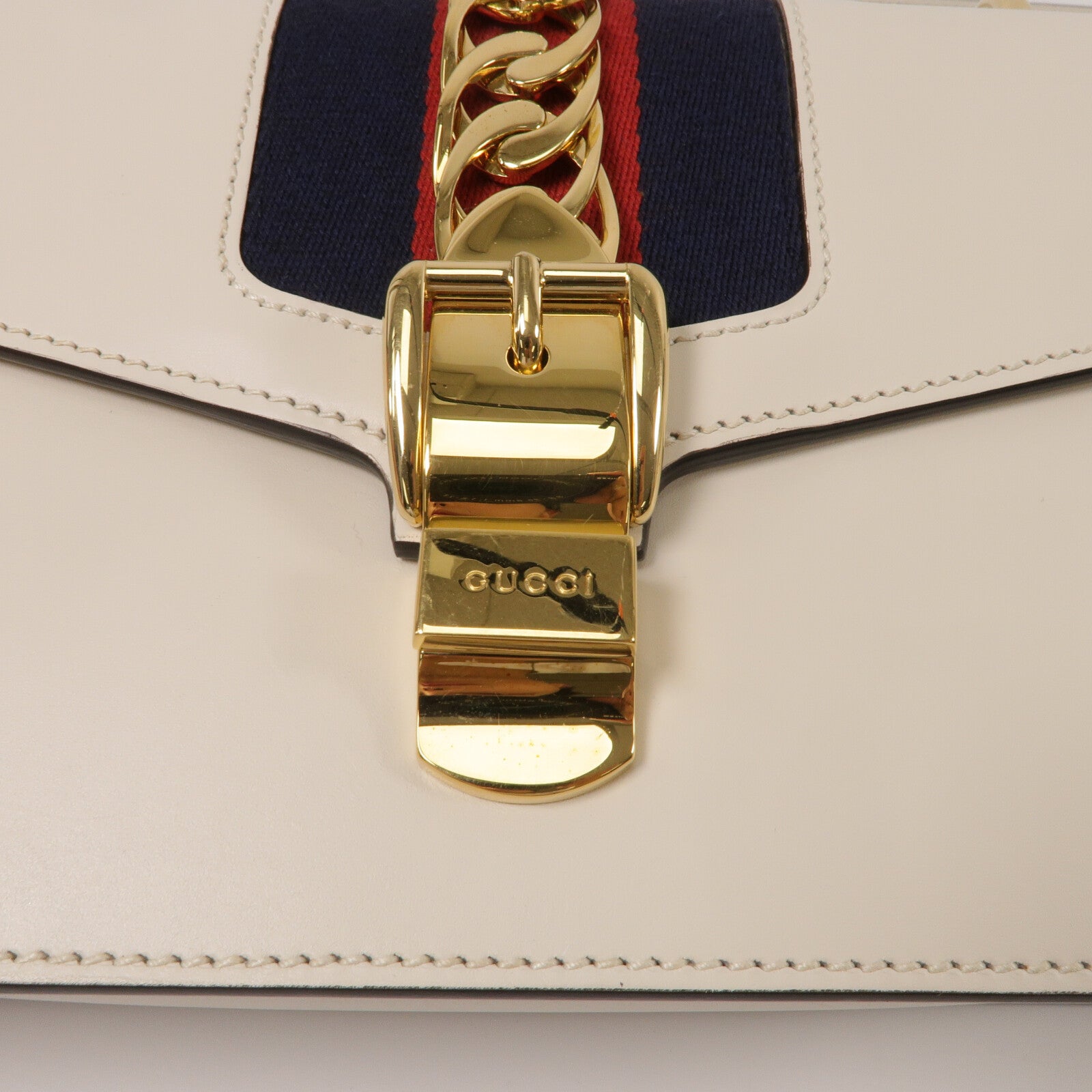 GUCCI 牛皮皮革Sylvie肩背袋