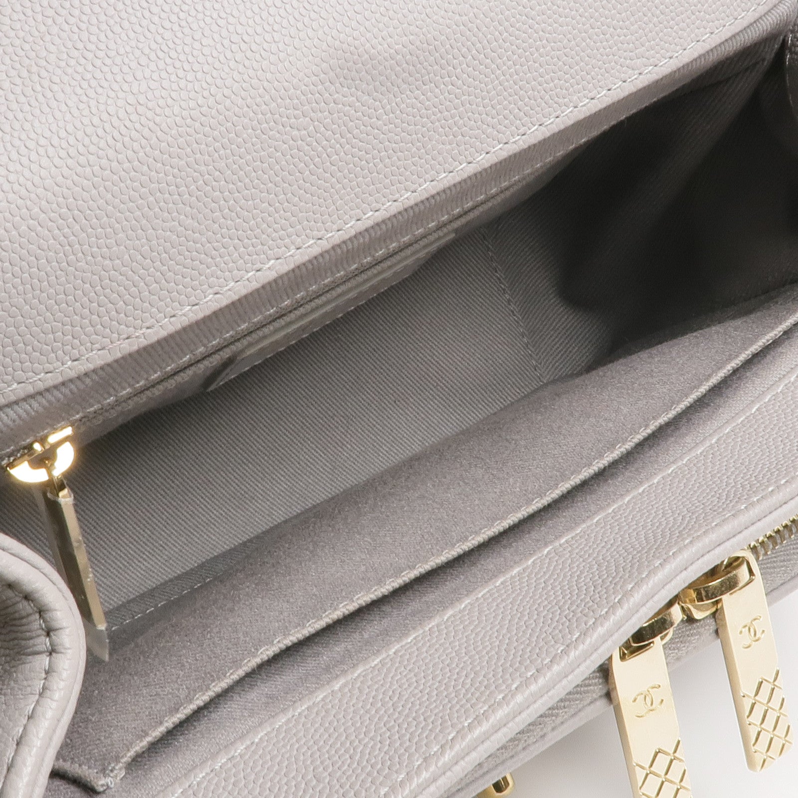 CHANEL 牛皮皮革Business Affinity金扣肩背袋