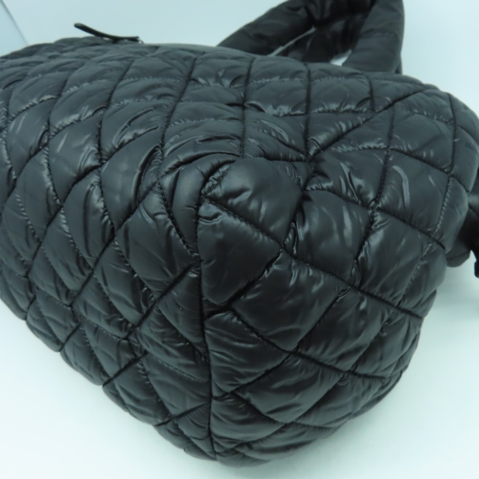 CHANEL 【清倉大減價】菱格尼龍Coco Cocoon銀扣手挽袋黑色