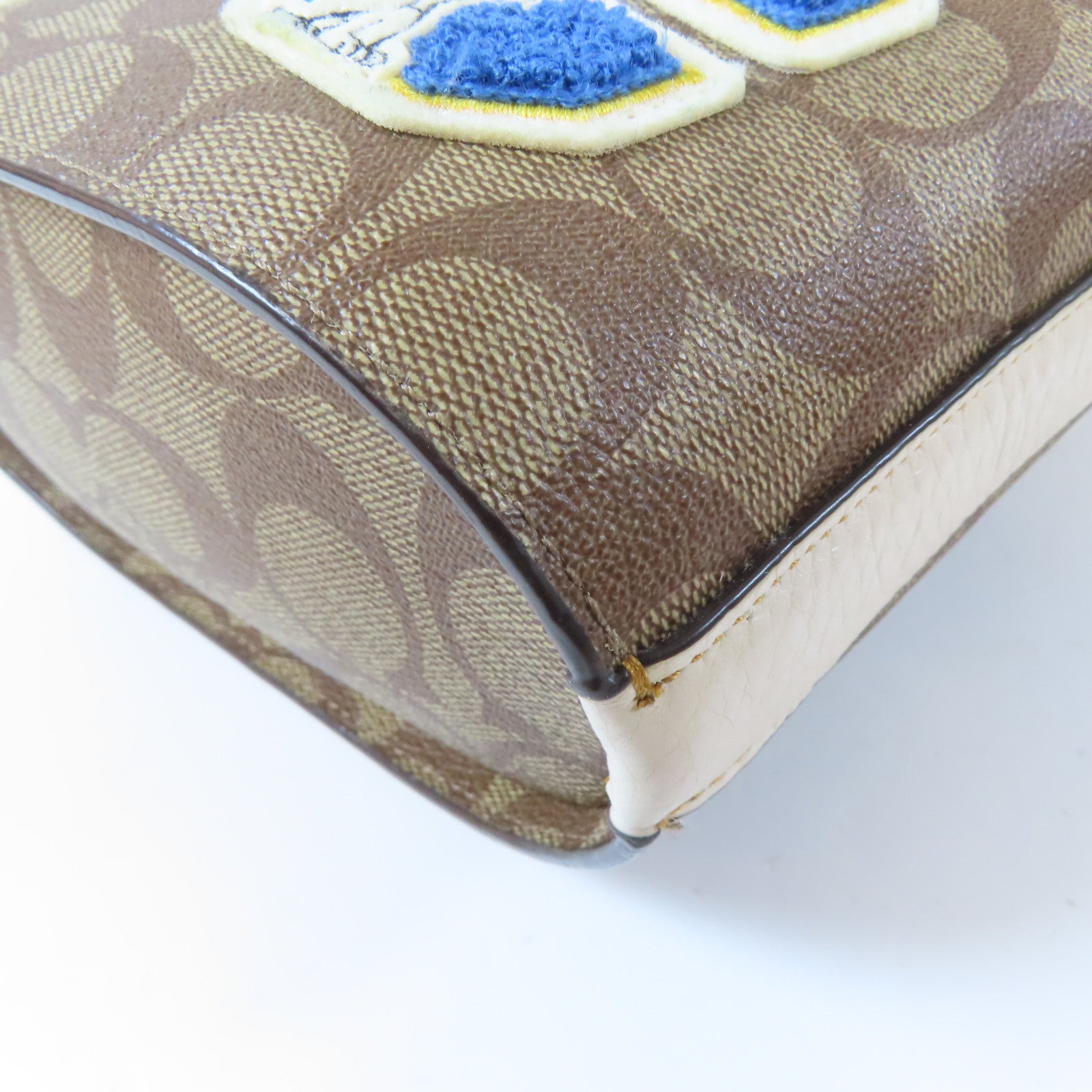 COACH 塗層帆布Shoulder Bag金扣肩背袋啡色