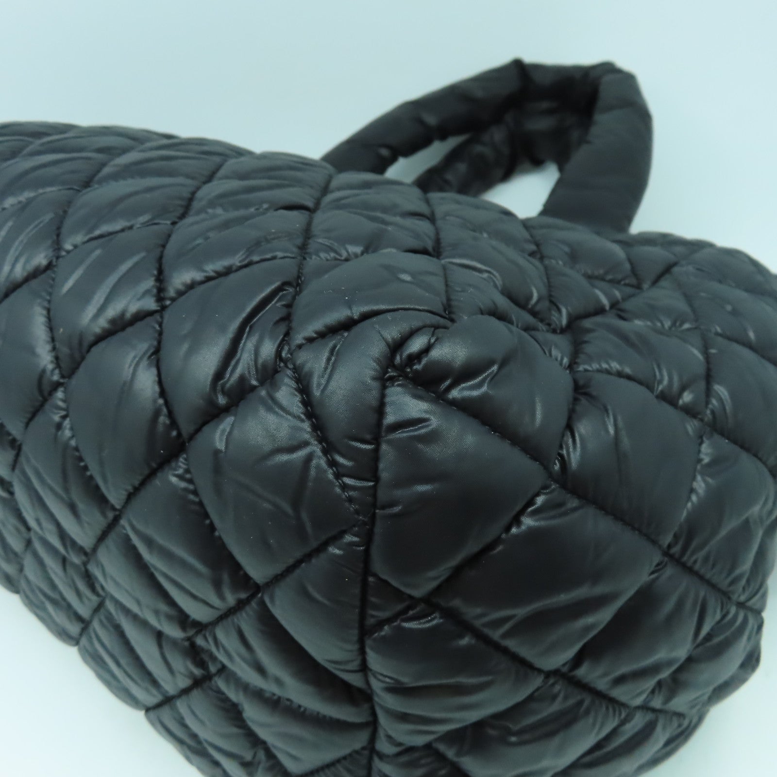 CHANEL 【清倉大減價】菱格尼龍Coco Cocoon銀扣手挽袋黑色